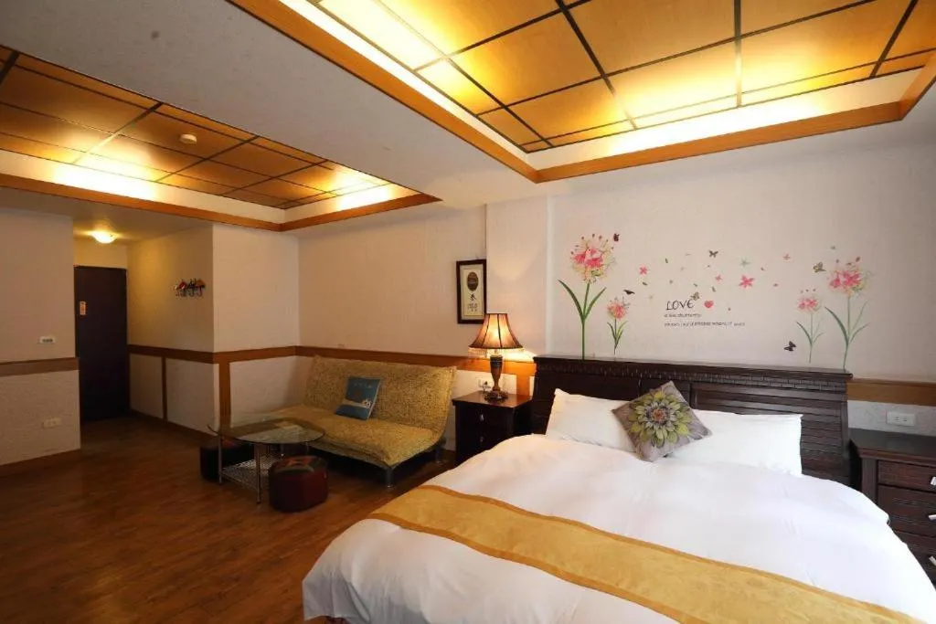 Bed in First Place B&B (Hualien Railway Station)