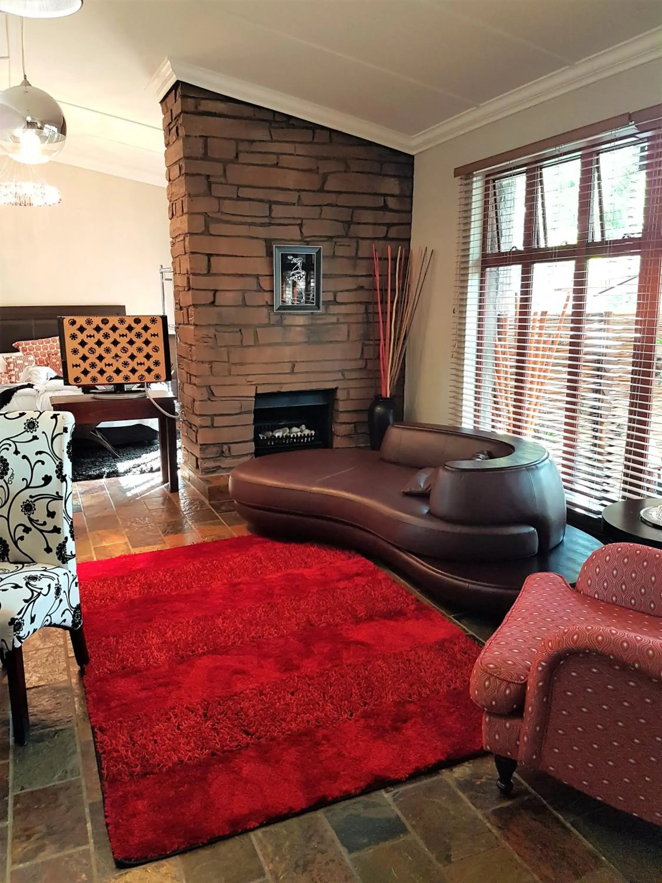 Deluxe King Suite - single occupancy in 61 On Ireland Guest House and Conferencing Deluxe King Suite - single occupancy in 61 On Ireland Guest House and Conferencing