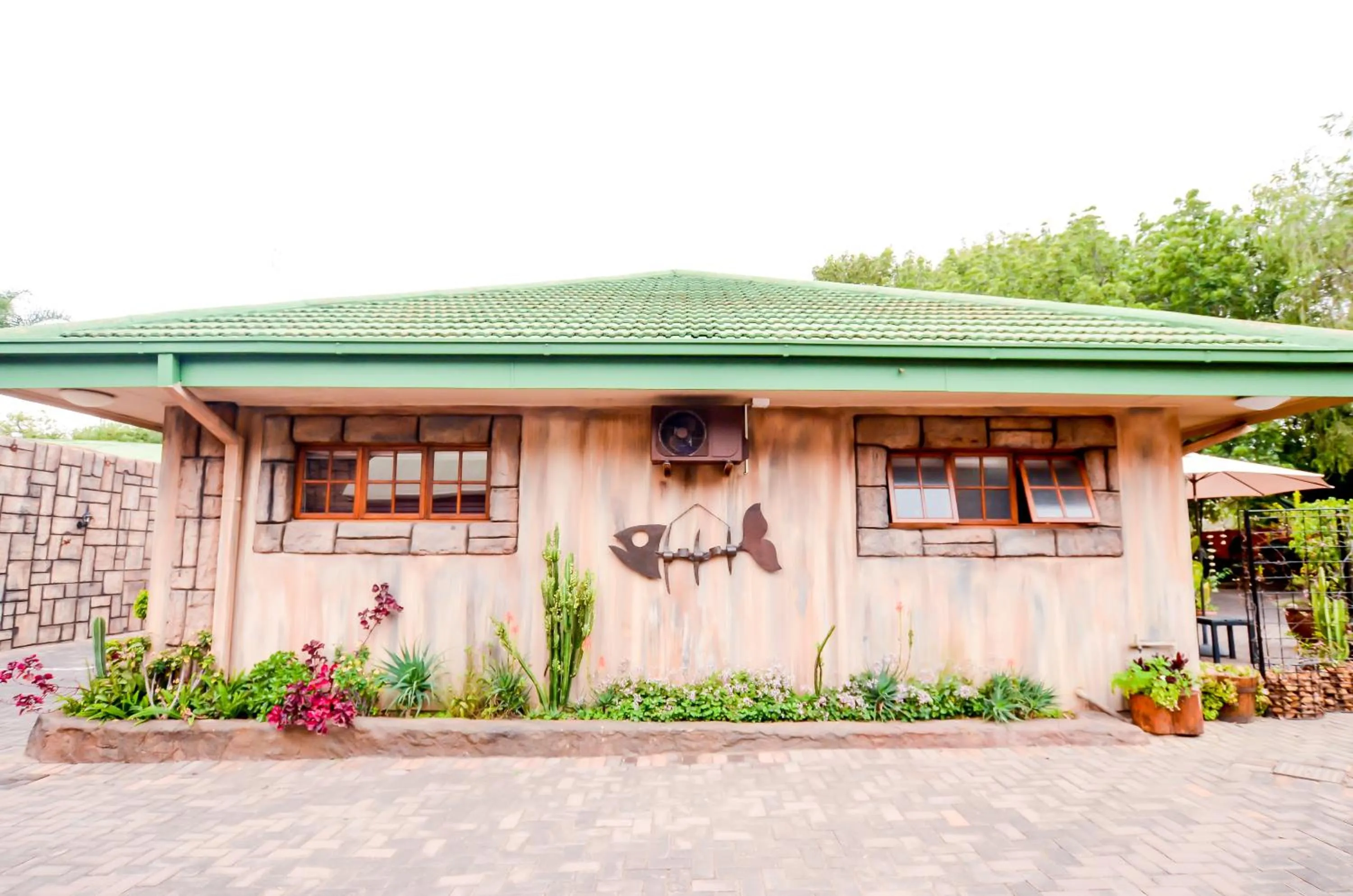 Facade/entrance in 61 On Ireland Guest House and Conferencing