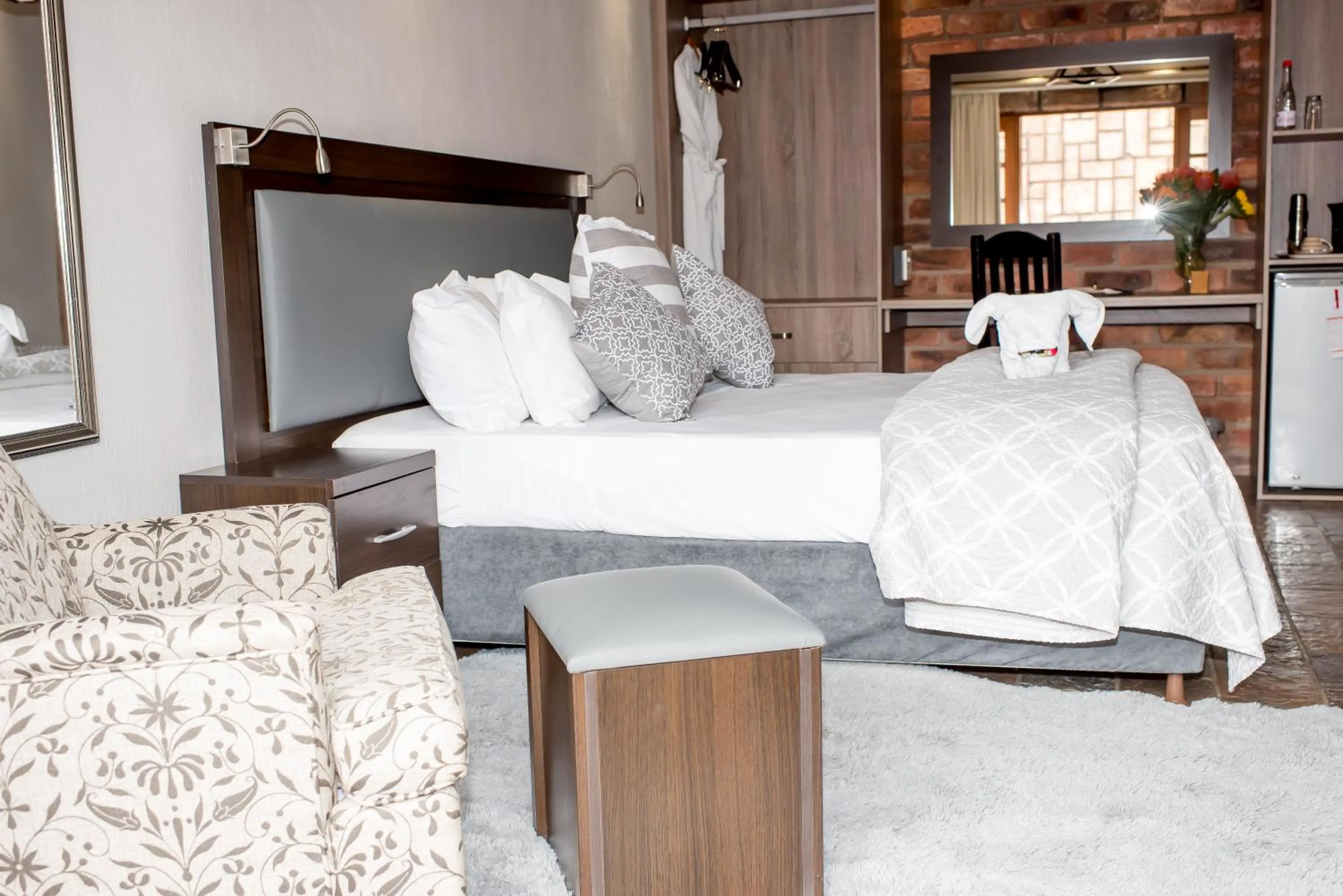 Bed in 61 On Ireland Guest House and Conferencing