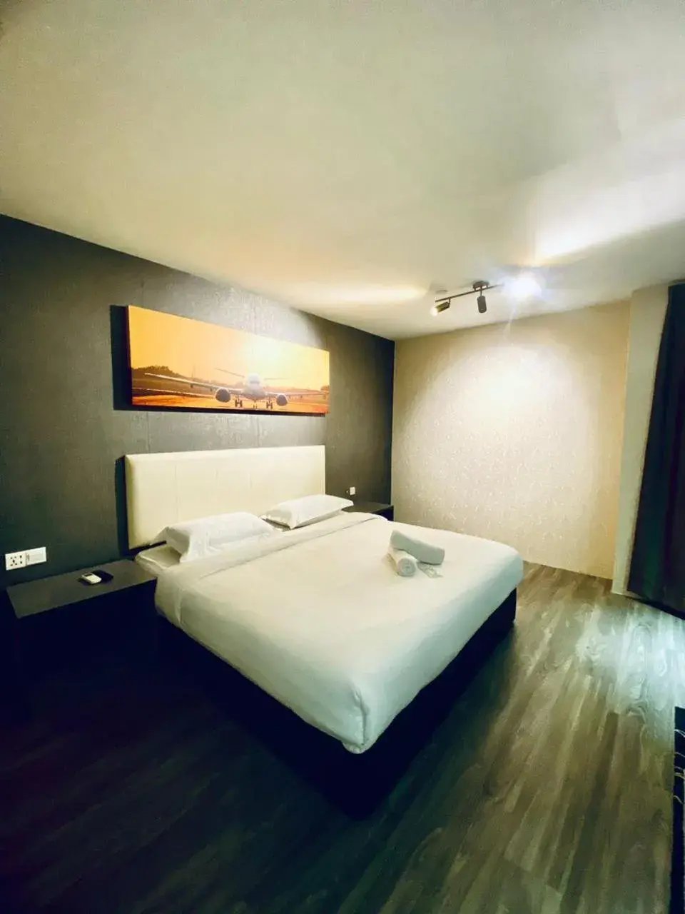 Superior King Room in Sri Langit Hotel KLIA, KLIA 2 & F1 Superior King Room in Sri Langit Hotel KLIA, KLIA 2 & F1