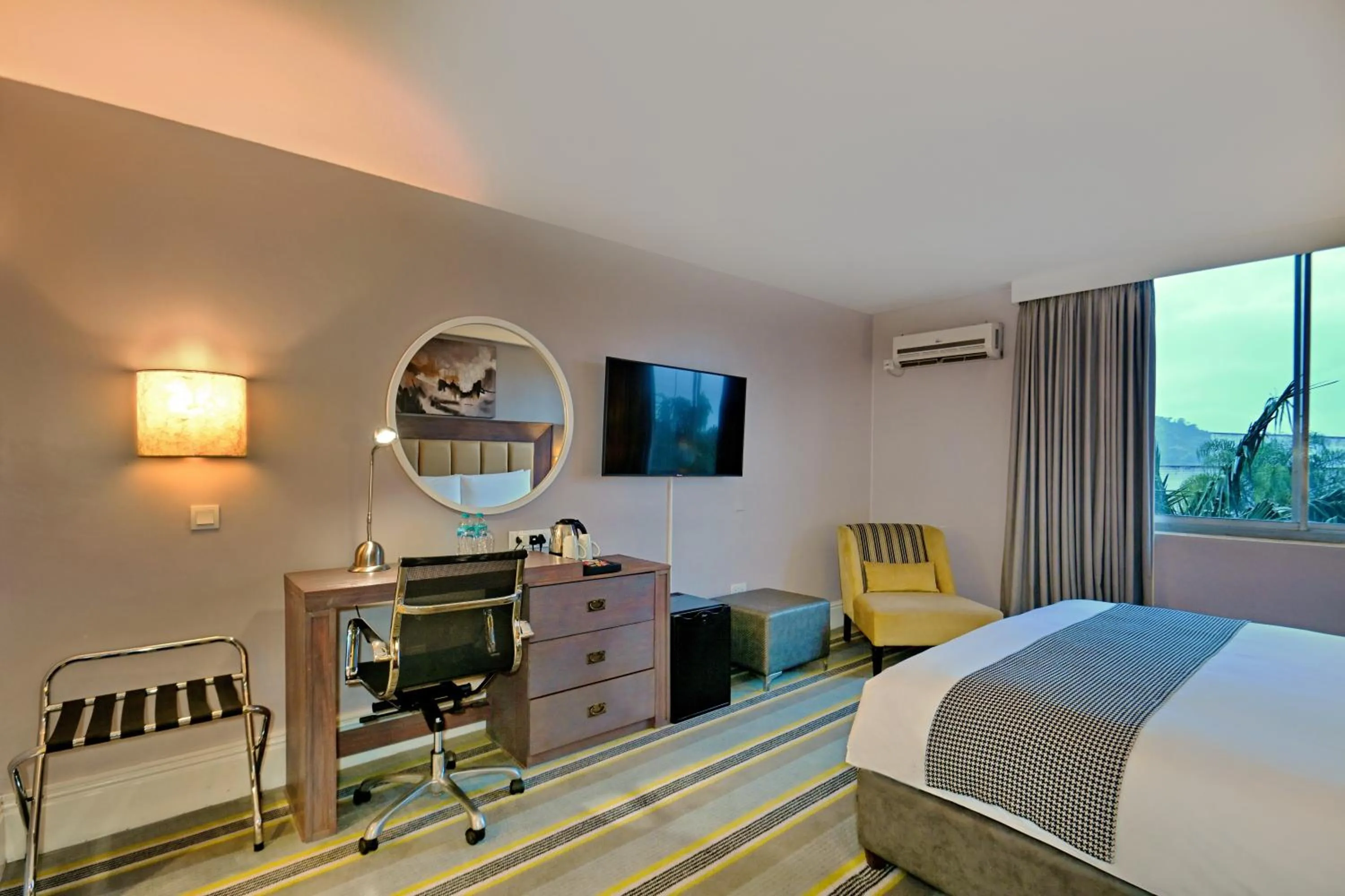 Photo of the whole room, Bed in Holiday Inn - Mutare by IHG