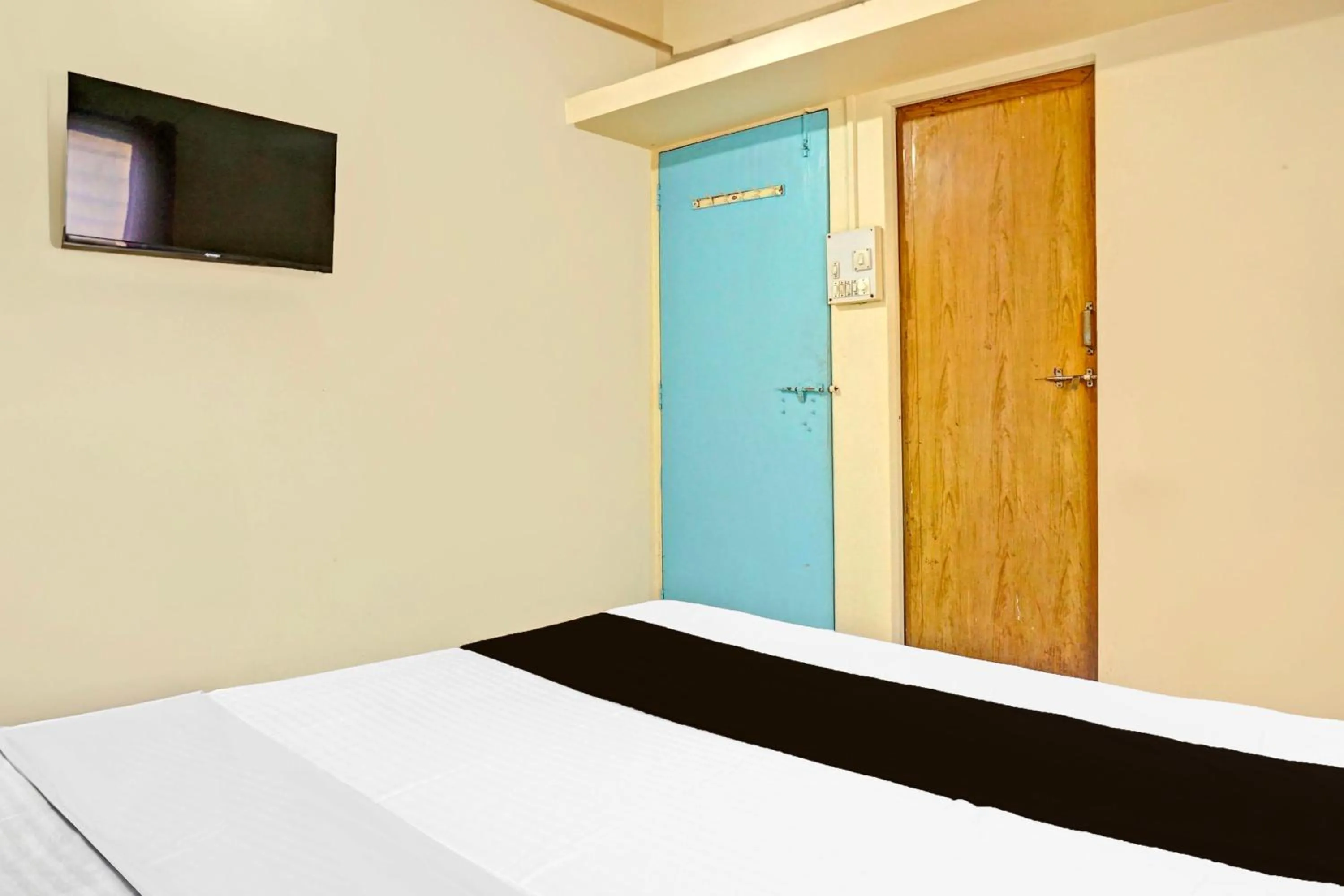 Bedroom, Bed in Hotel O Swagat Lodge