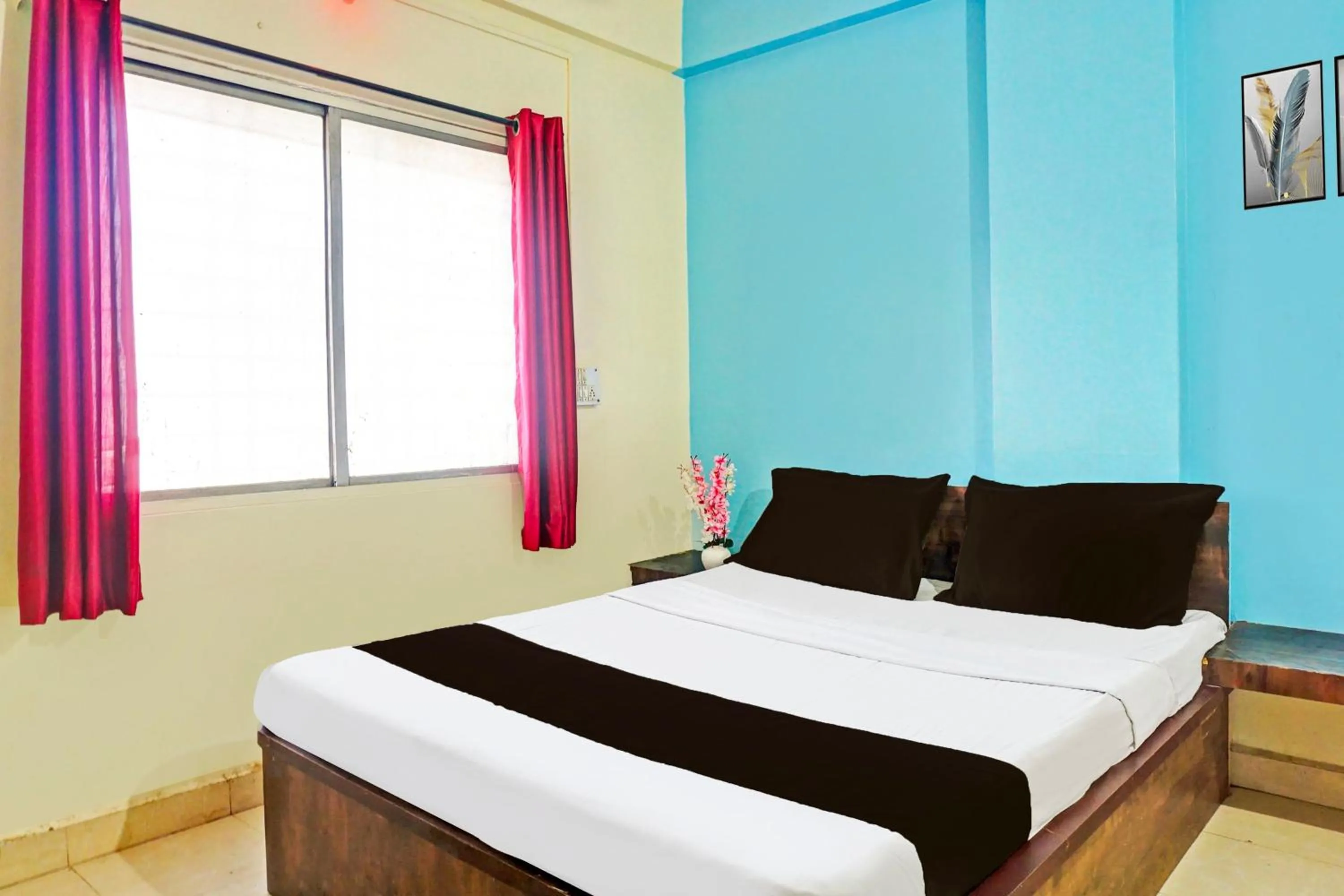 Bedroom, Bed in Hotel O Swagat Lodge