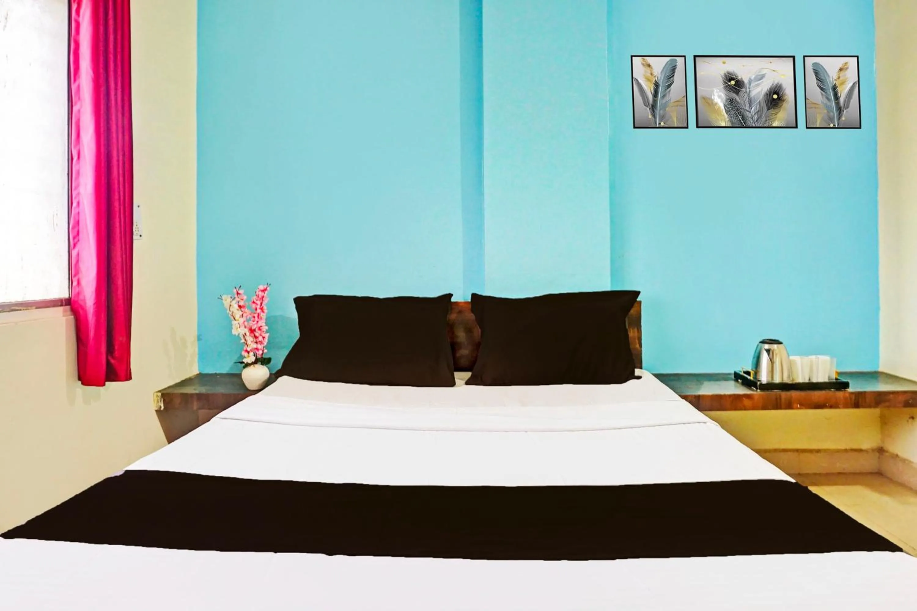 Bedroom, Bed in Hotel O Swagat Lodge