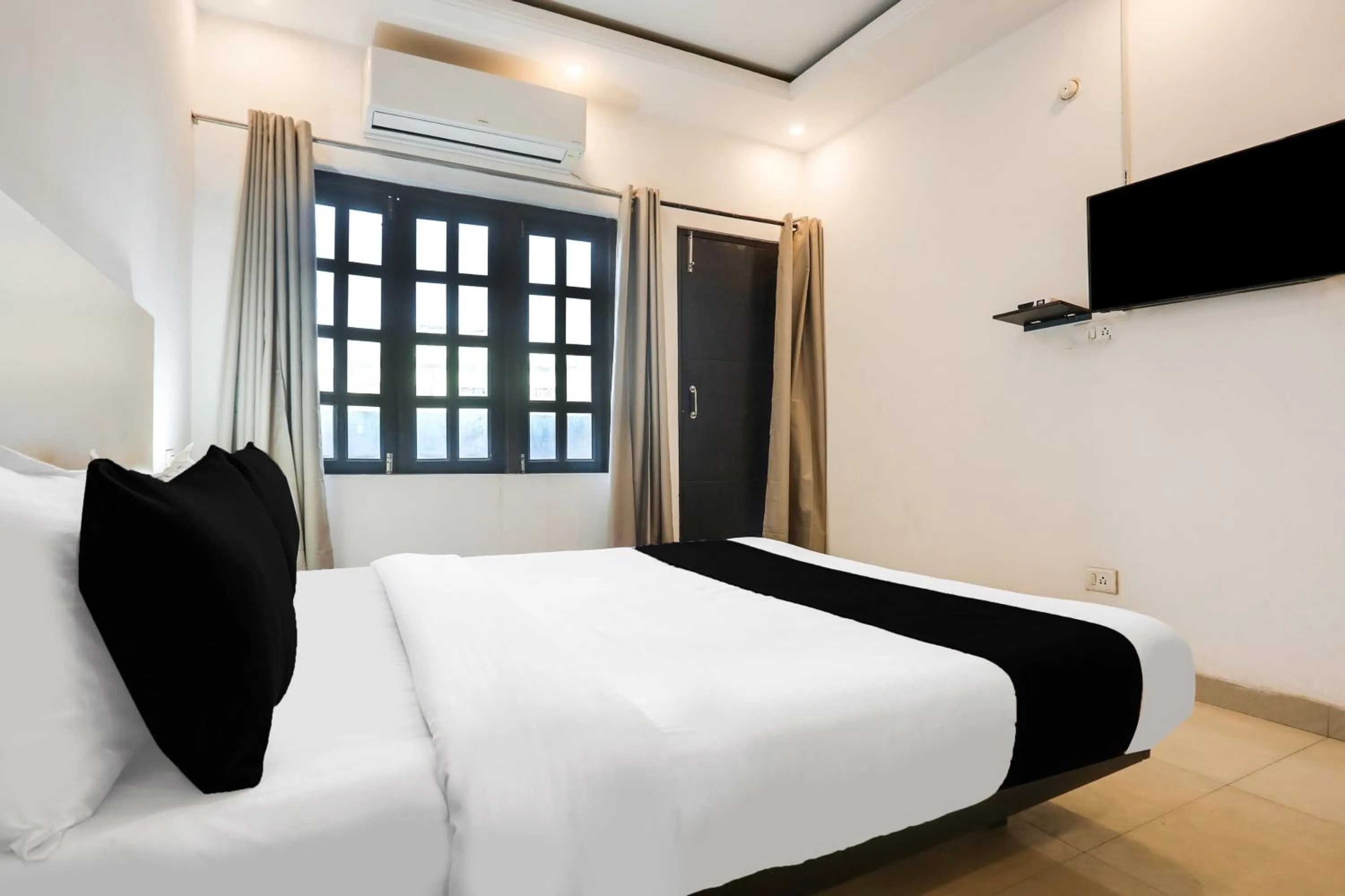 Bedroom, Bed in Collection O Gol Park Atala