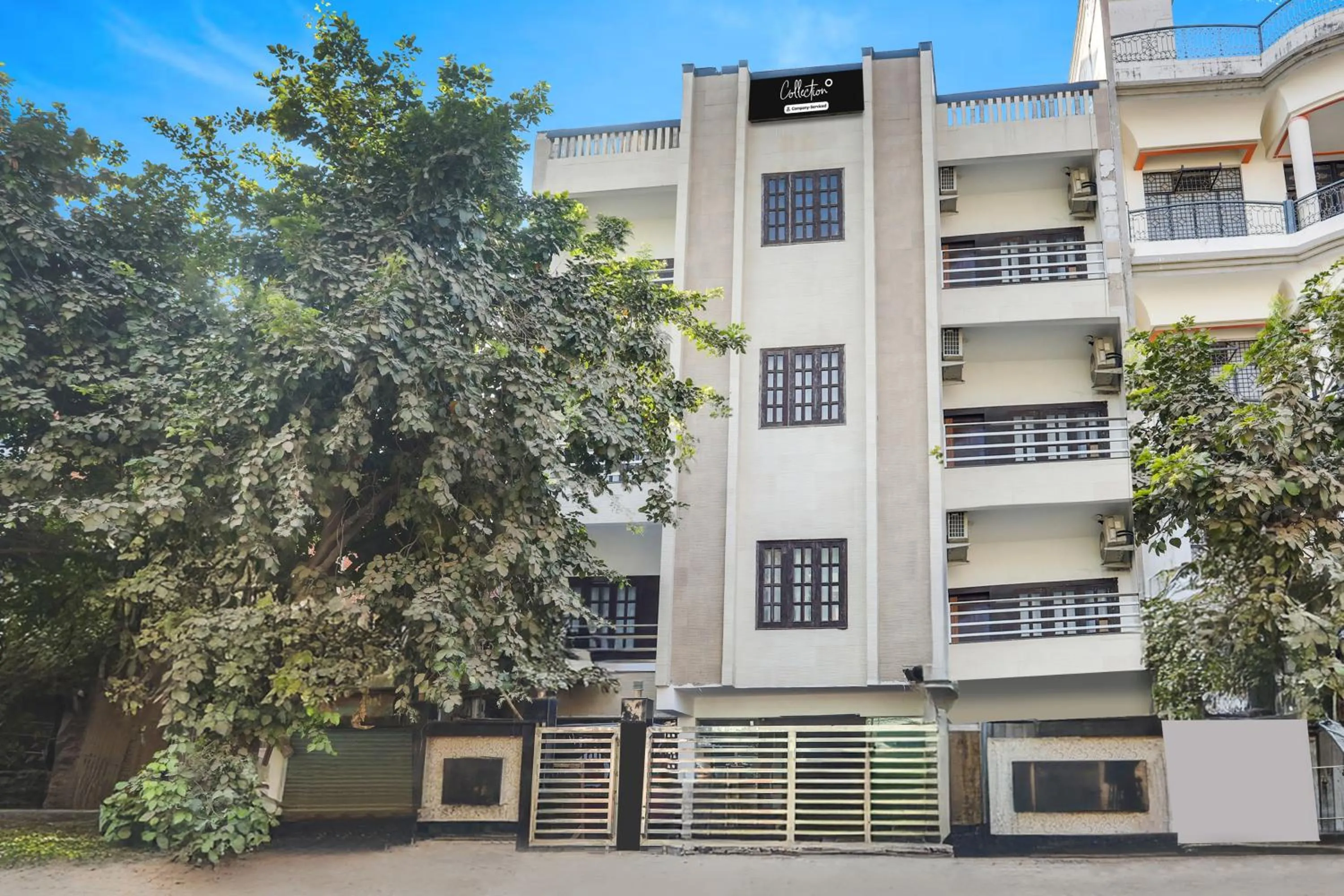 Facade/entrance in Collection O Gol Park Atala