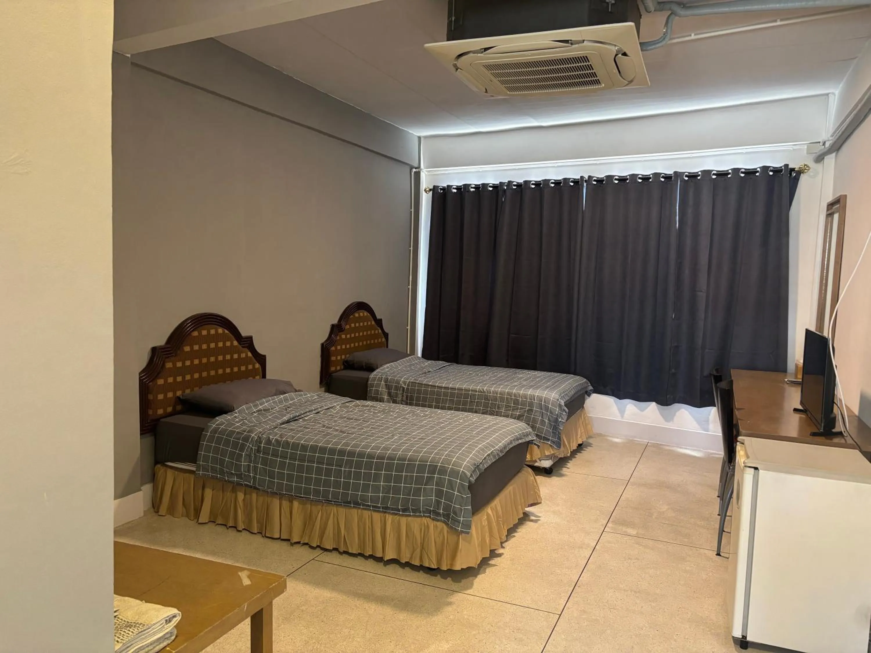 Photo of the whole room, Bed in Ther Bangkoknoi Hotel