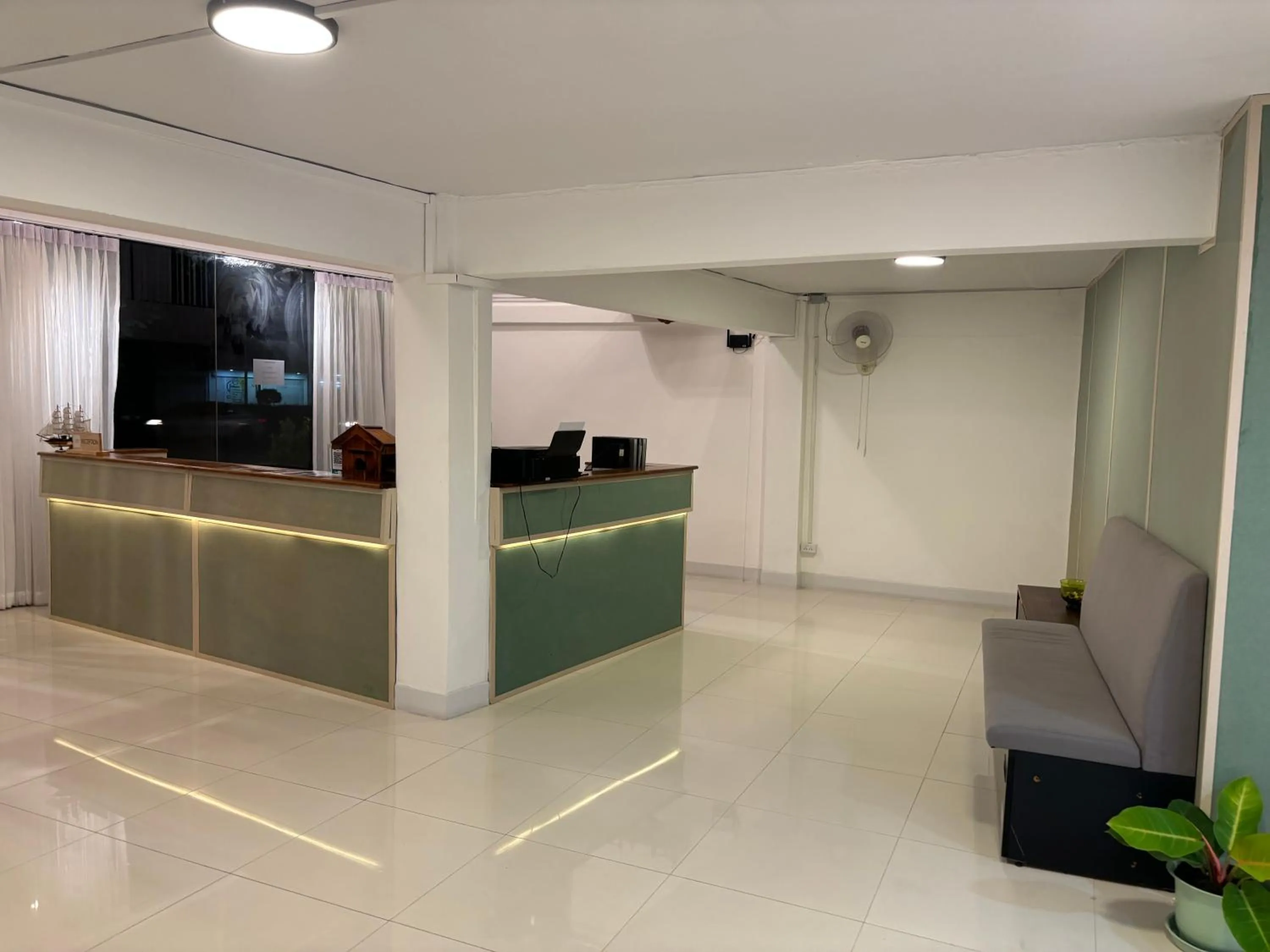 Seating area in Ther Bangkoknoi Hotel