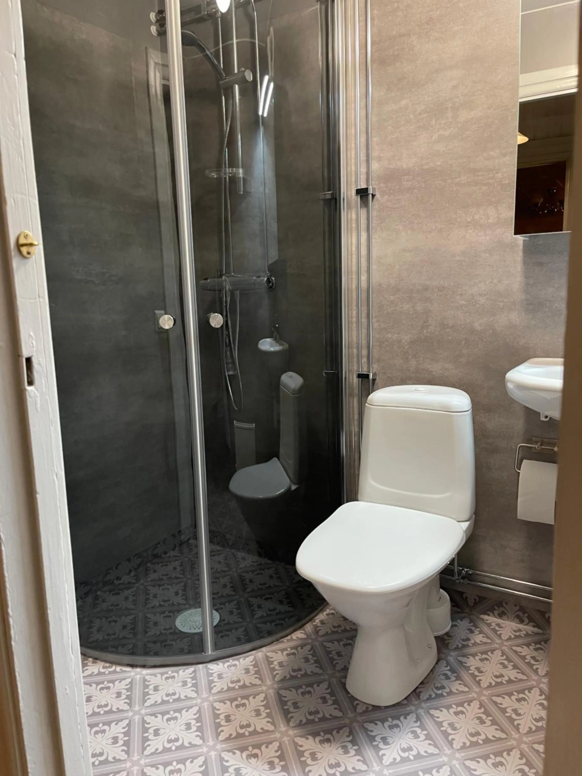 Shower in Prästgatanett Apartments