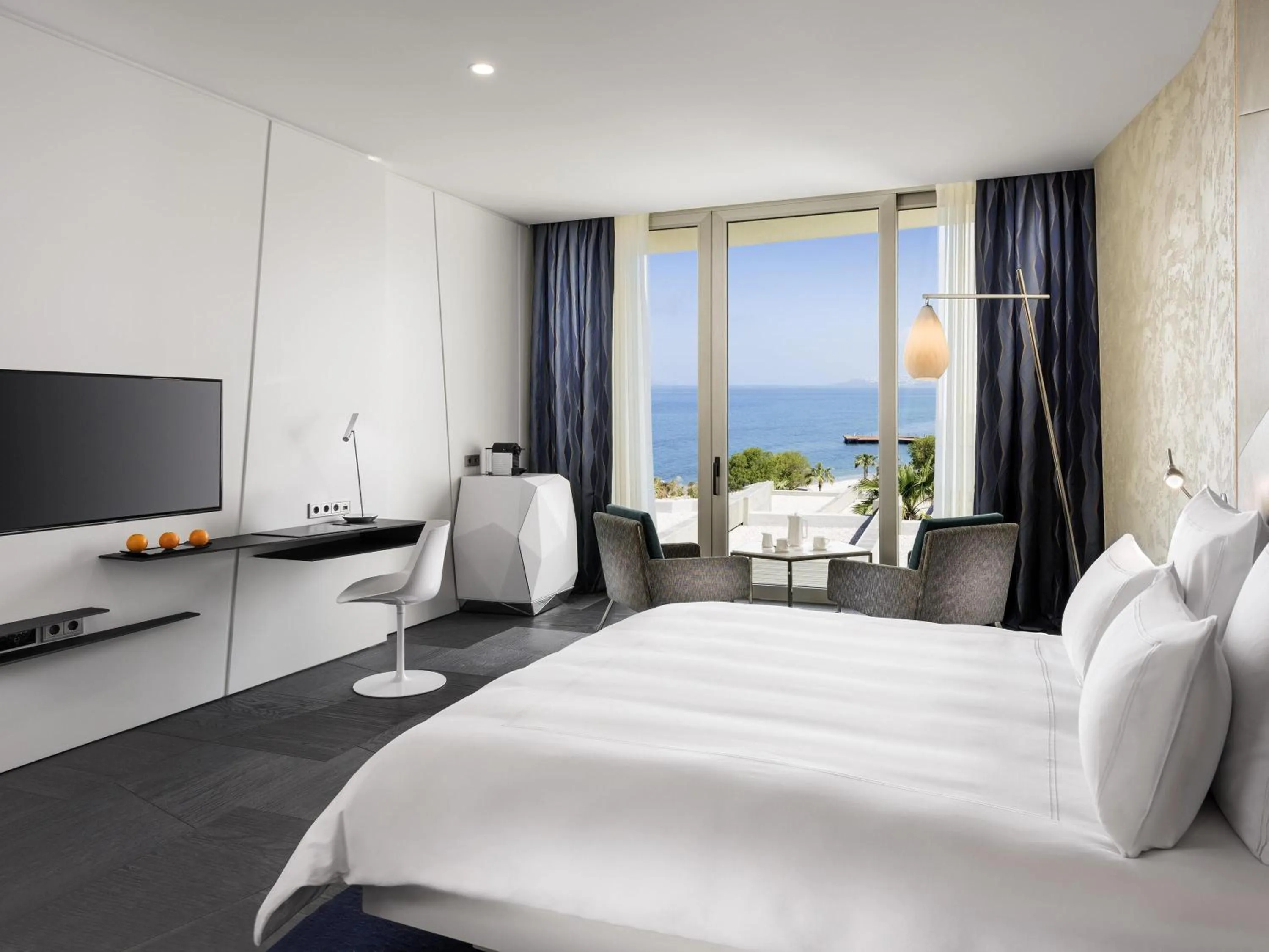 Bedroom, Bed in Swissôtel Resort Bodrum Beach