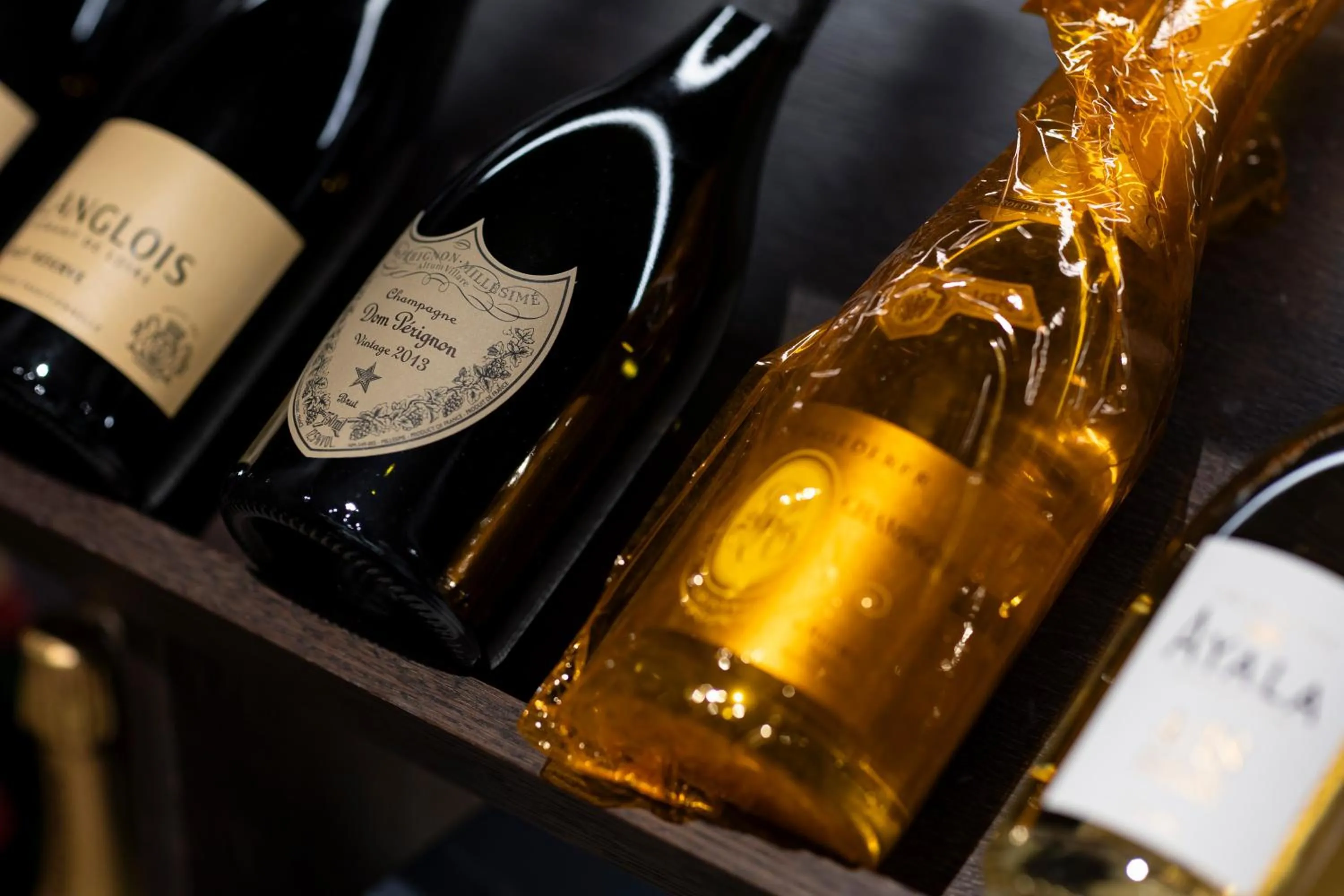 Drinks in Dunluce Lodge - Small Luxury Hotels of the World