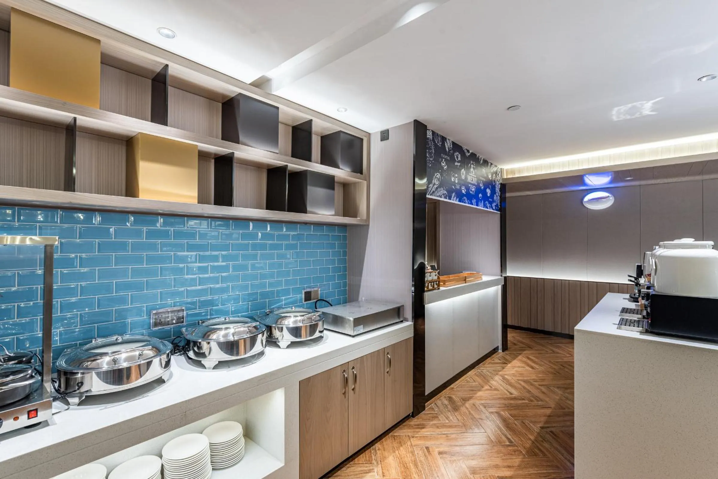 Restaurant/places to eat in Echarm Hotel Yangshuo West Stree