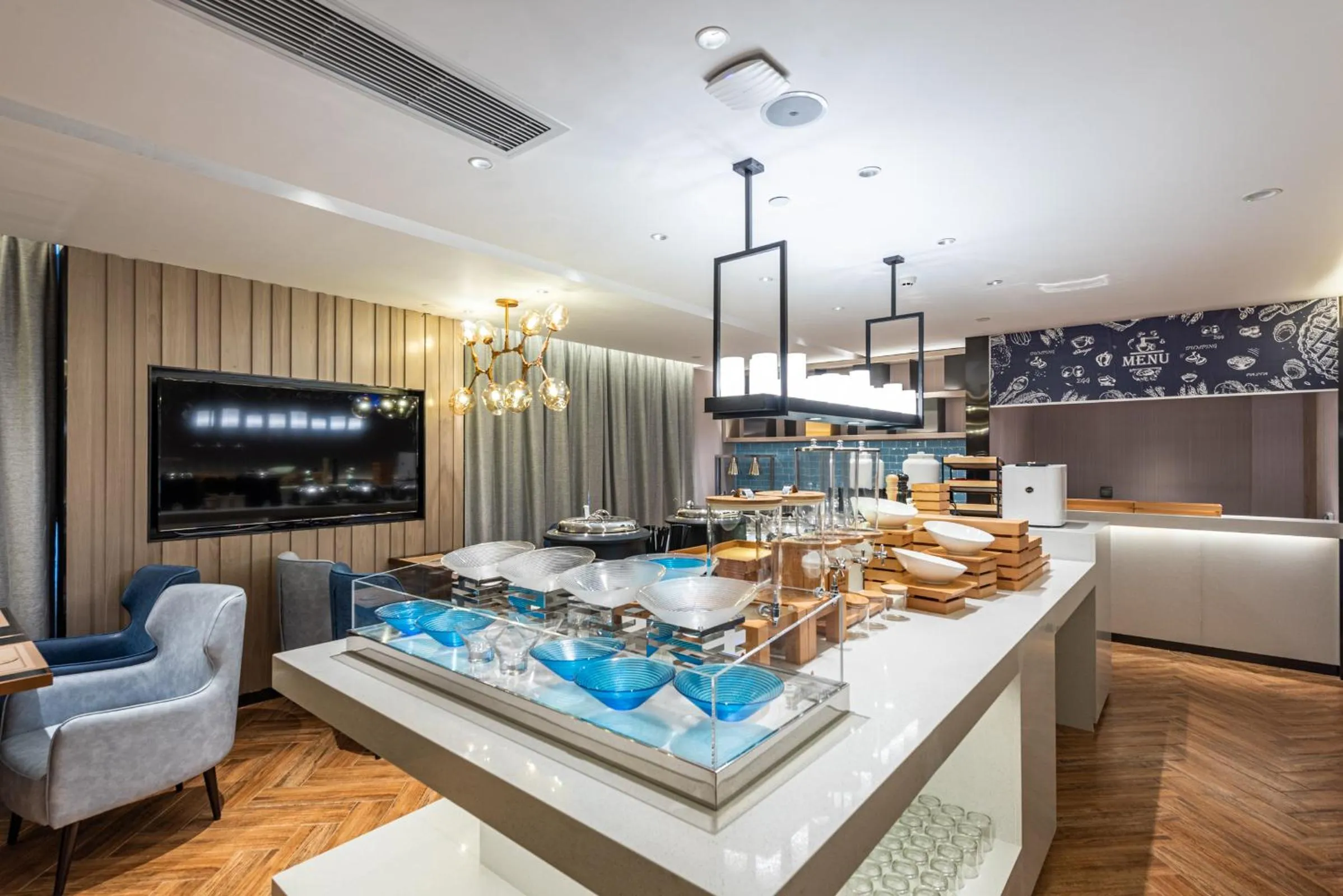 Restaurant/places to eat in Echarm Hotel Yangshuo West Stree