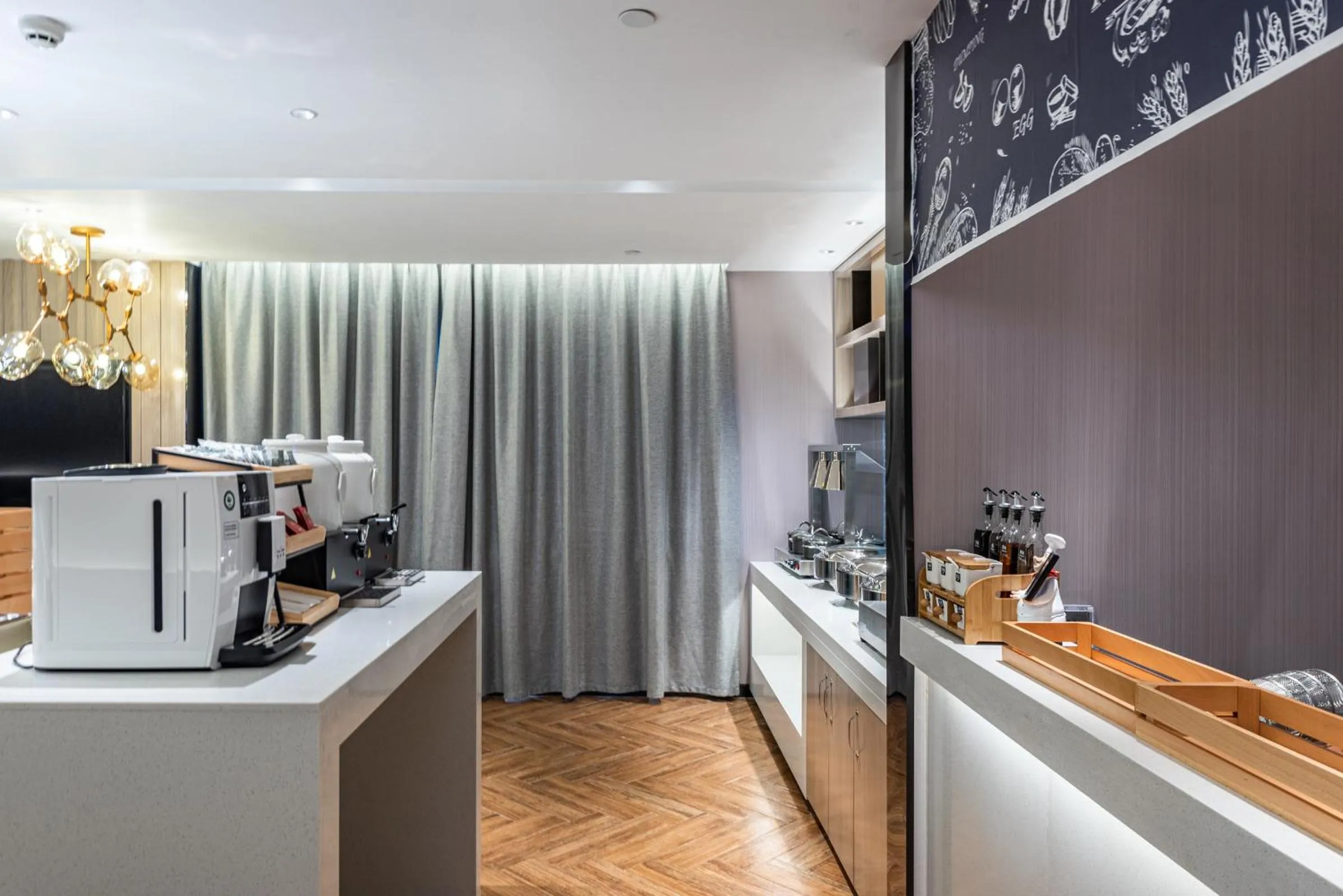 Restaurant/places to eat in Echarm Hotel Yangshuo West Stree