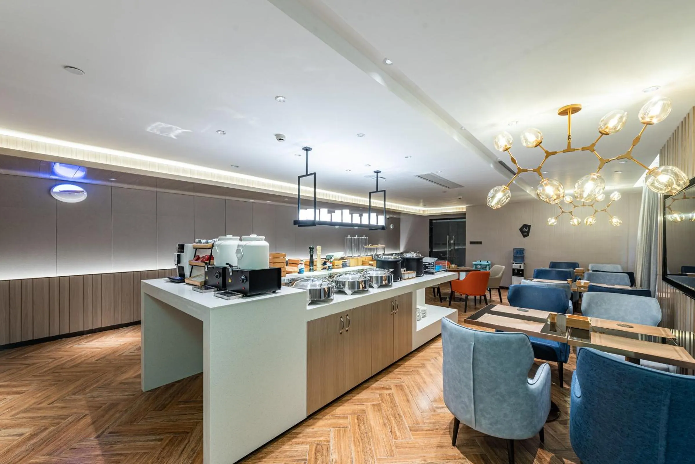 Restaurant/places to eat in Echarm Hotel Yangshuo West Stree