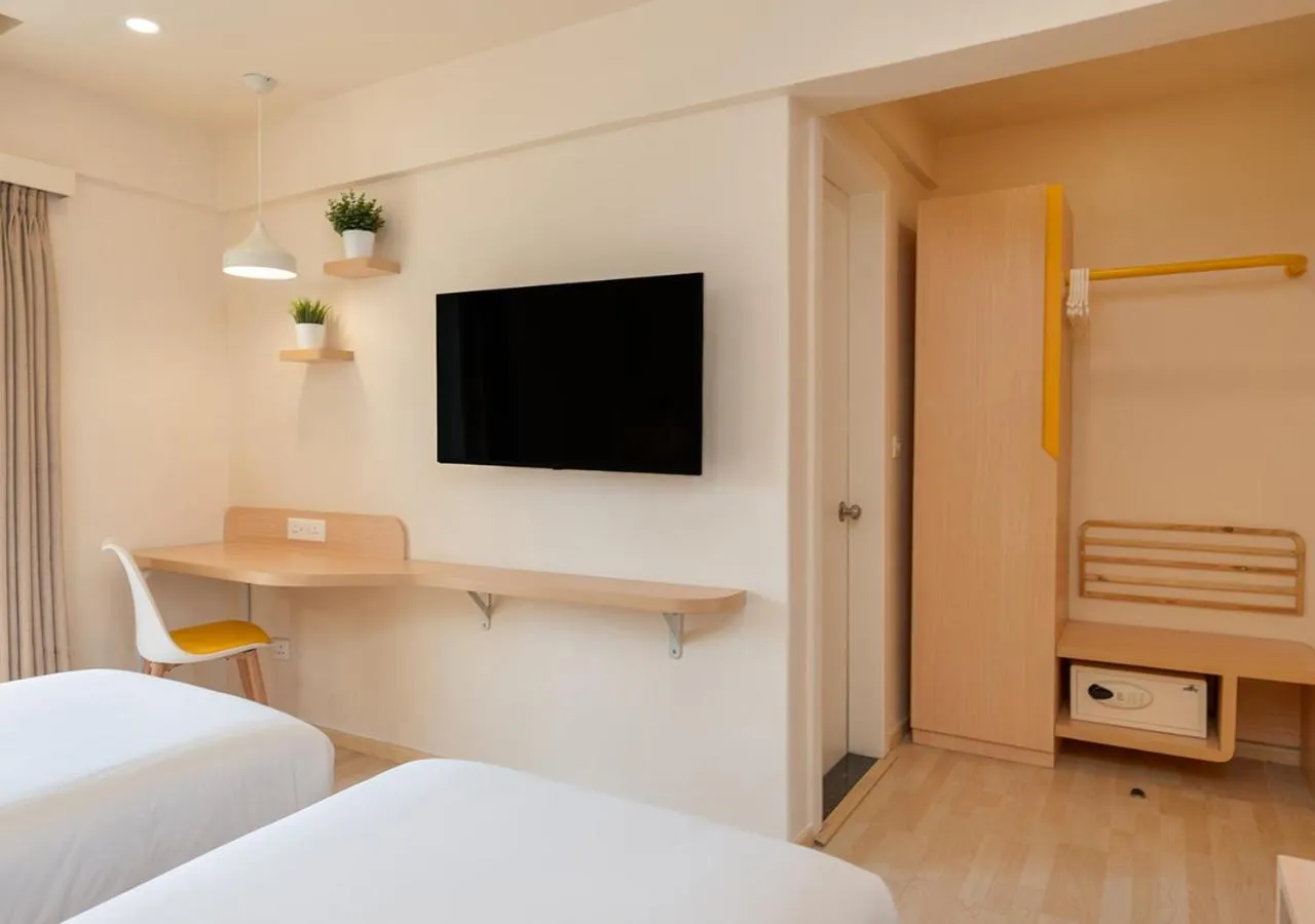 Bedroom, Bed in Bloom Hotel - Balewadi