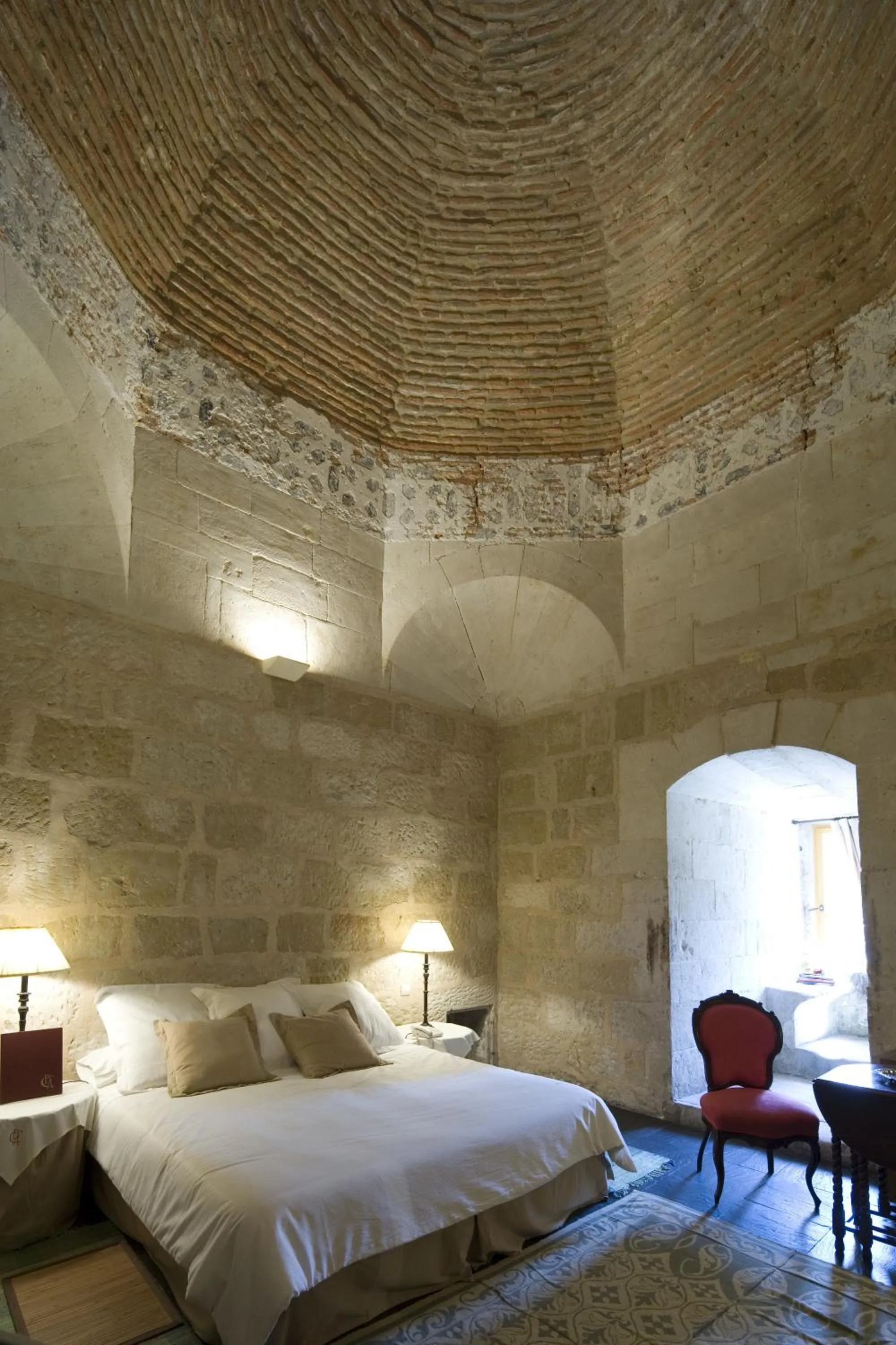 Photo of the whole room, Bed in Posada Real Castillo del Buen Amor