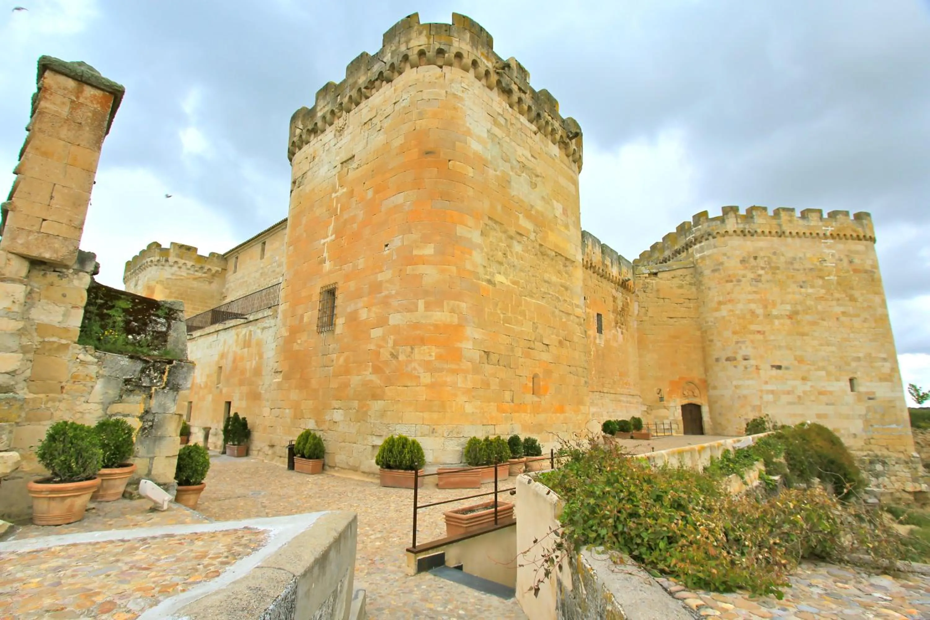 Property building in Posada Real Castillo del Buen Amor