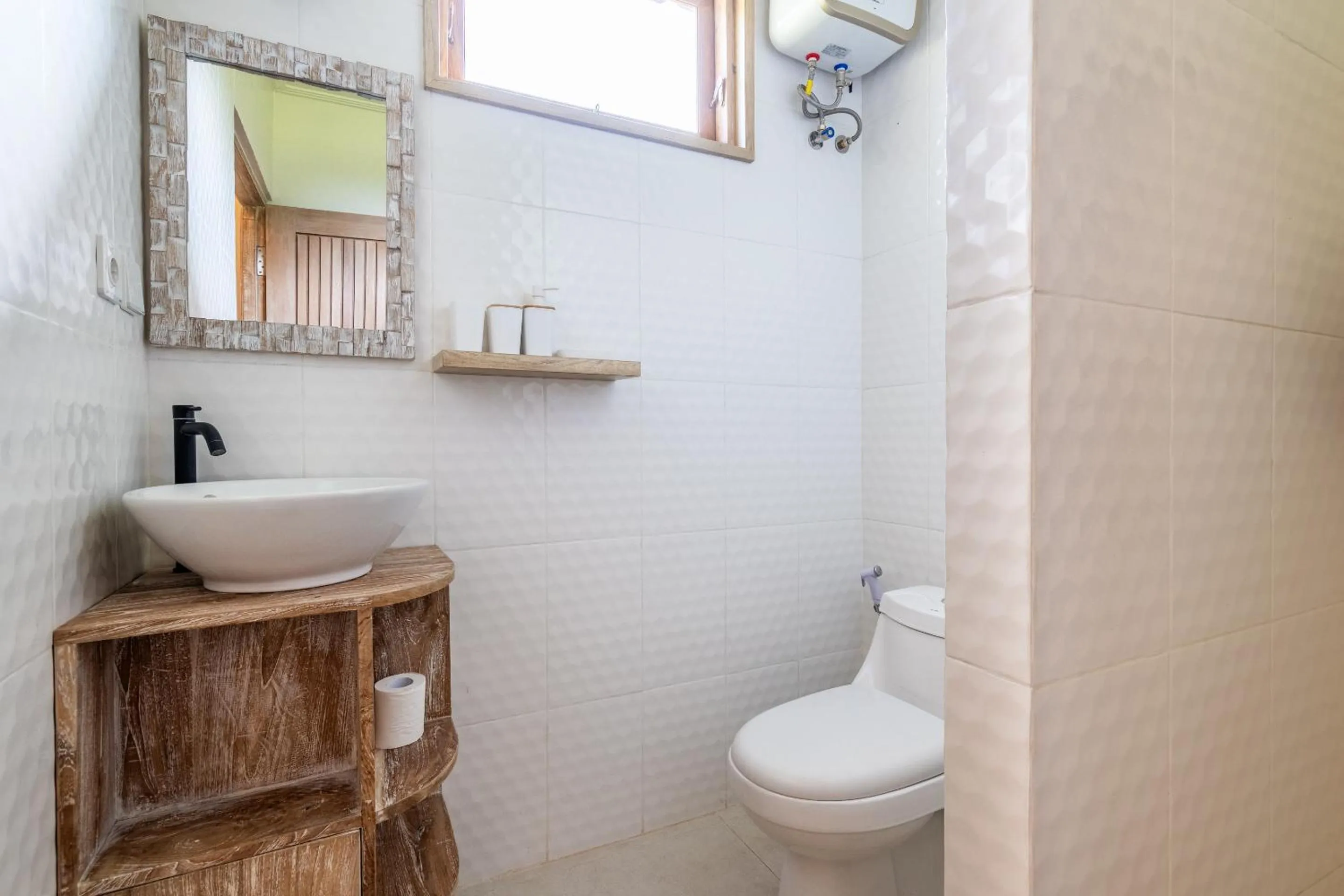 Toilet in Aura Apartments Ubud