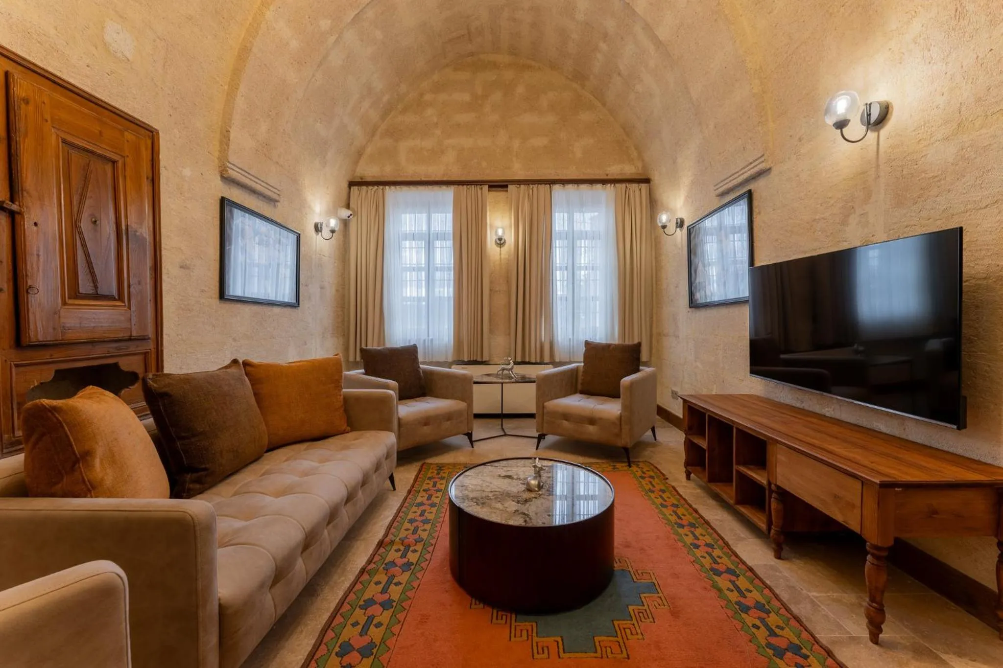 Communal lounge/ TV room in Asmalı Konak Cave Suites