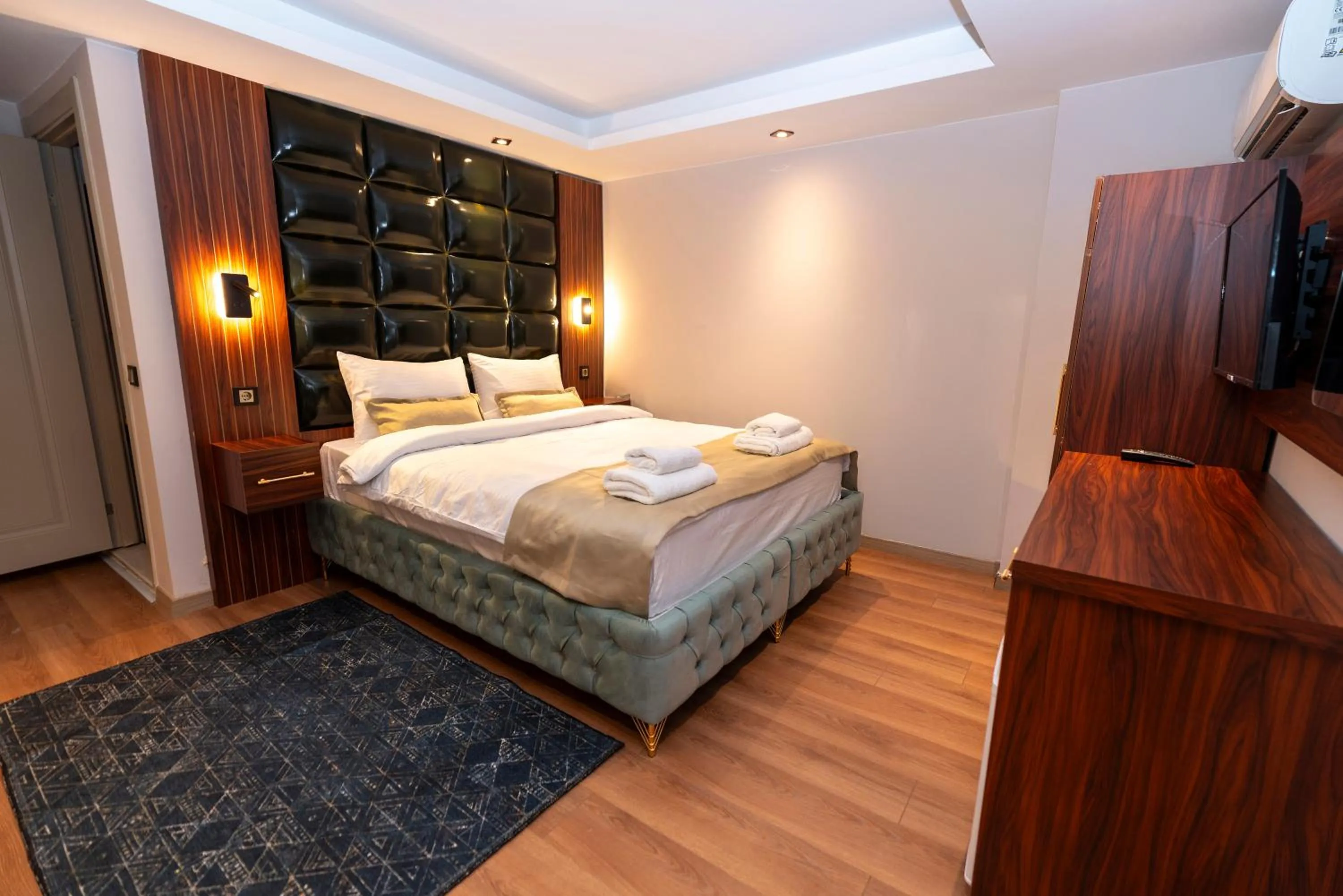 Bedroom, Bed in THE MUA LUXURY HOMEs