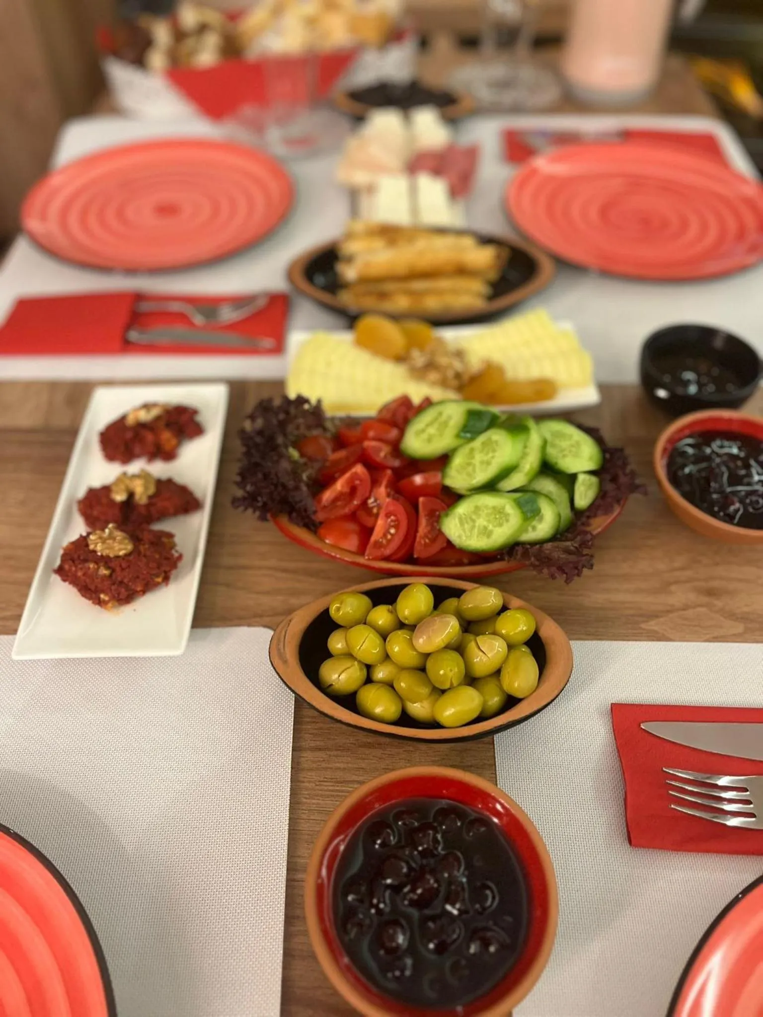 Breakfast in THE MUA LUXURY HOMEs