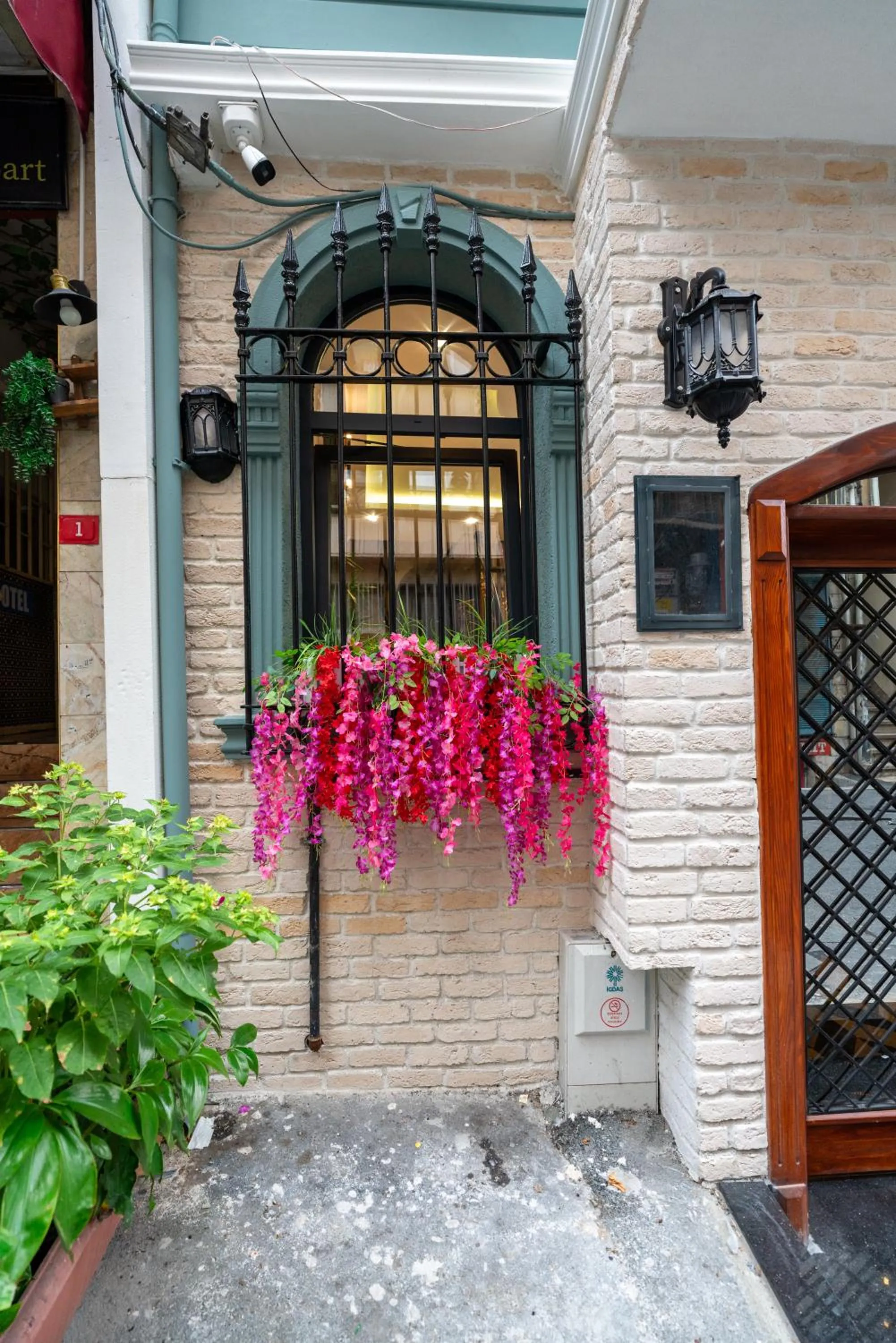 Facade/entrance in THE MUA LUXURY HOMEs