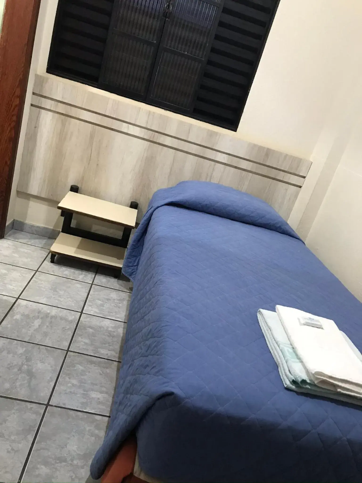 Economy Single Room - single occupancy in Hotel Colonial Economy Single Room - single occupancy in Hotel Colonial