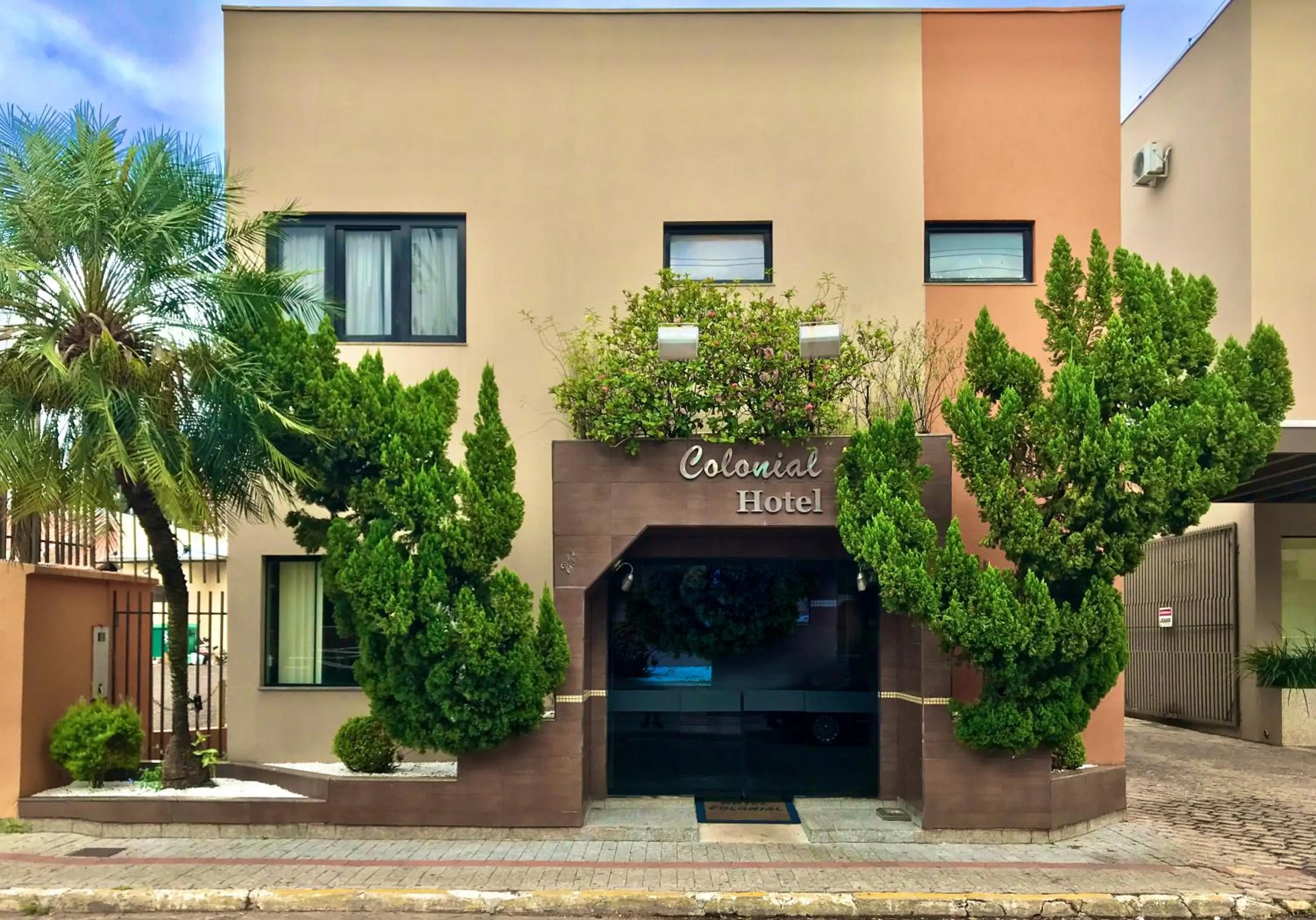 Property building in Hotel Colonial