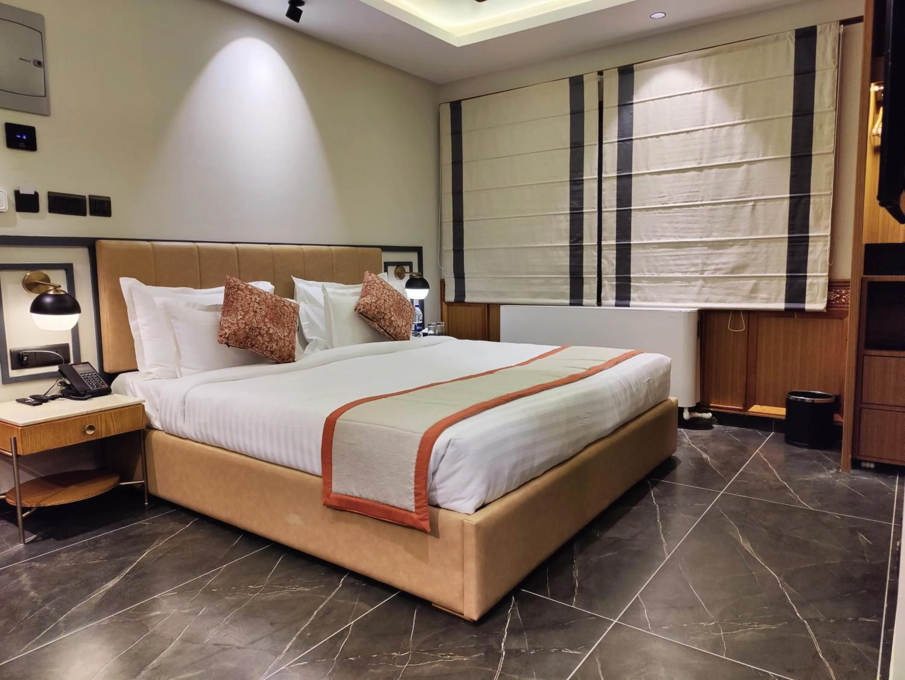 Bedroom, Bed in The Vale Lodge