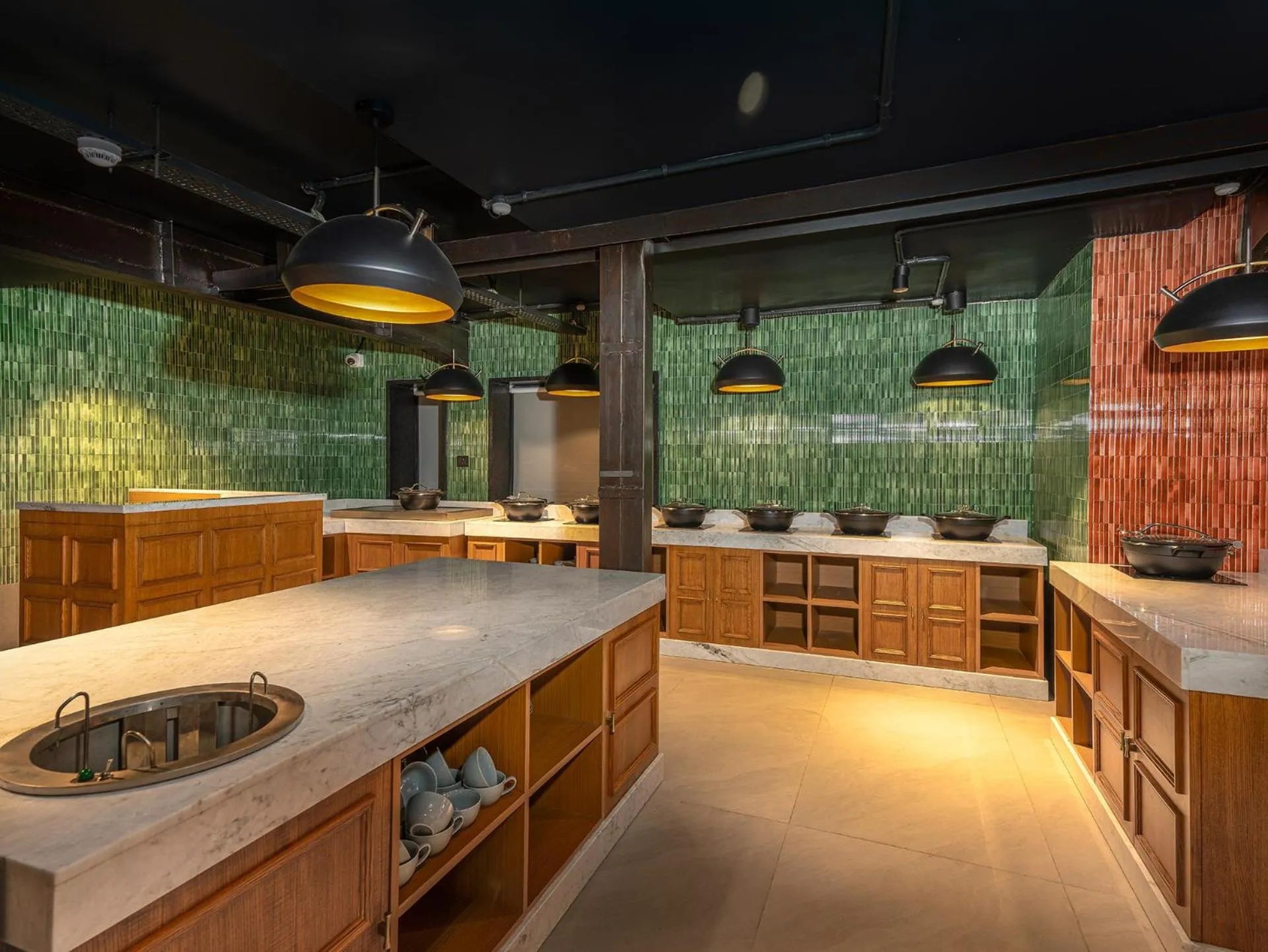 Restaurant/places to eat in The Vale Lodge