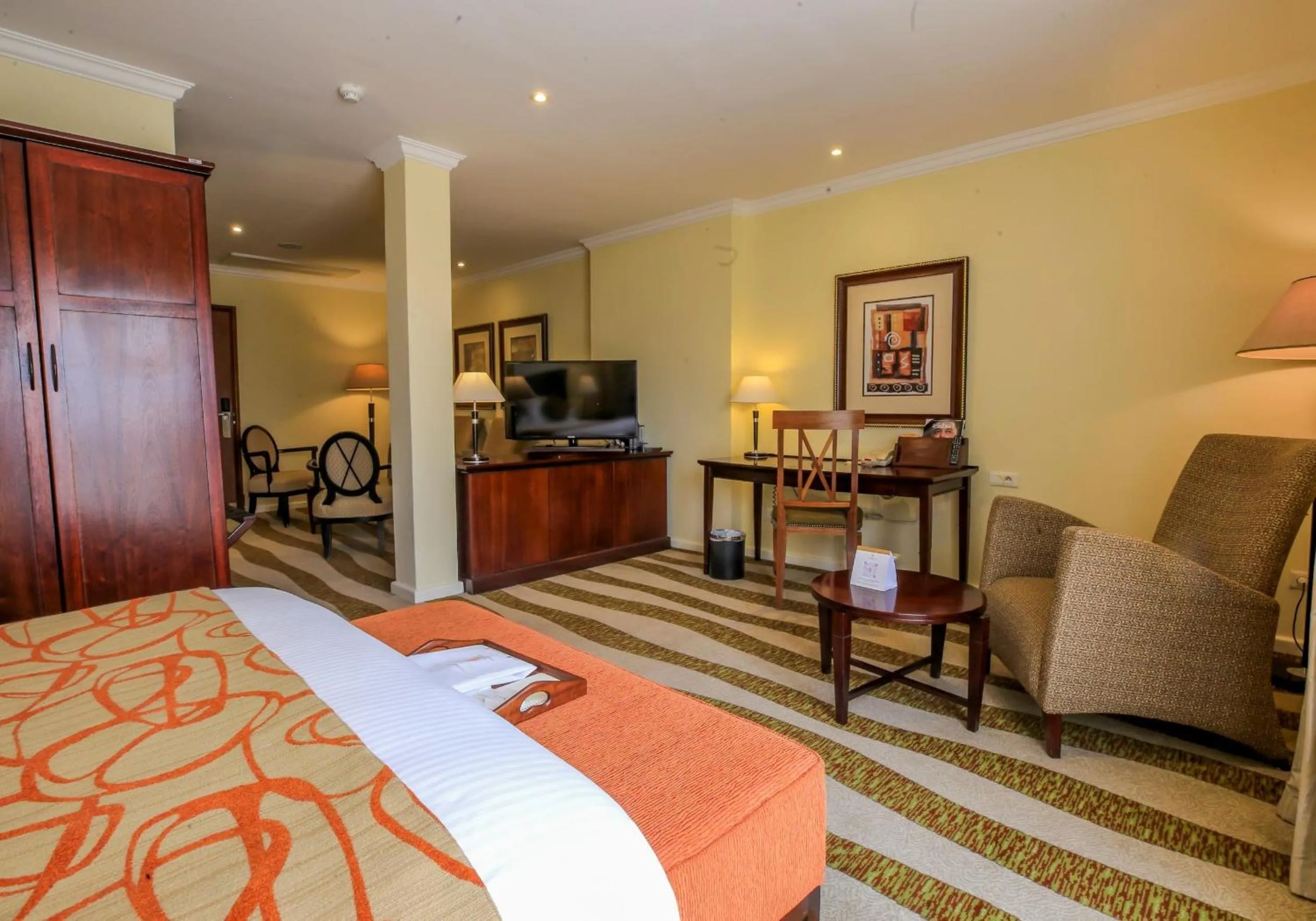 Bedroom, Bed in Kigali Serena Hotel