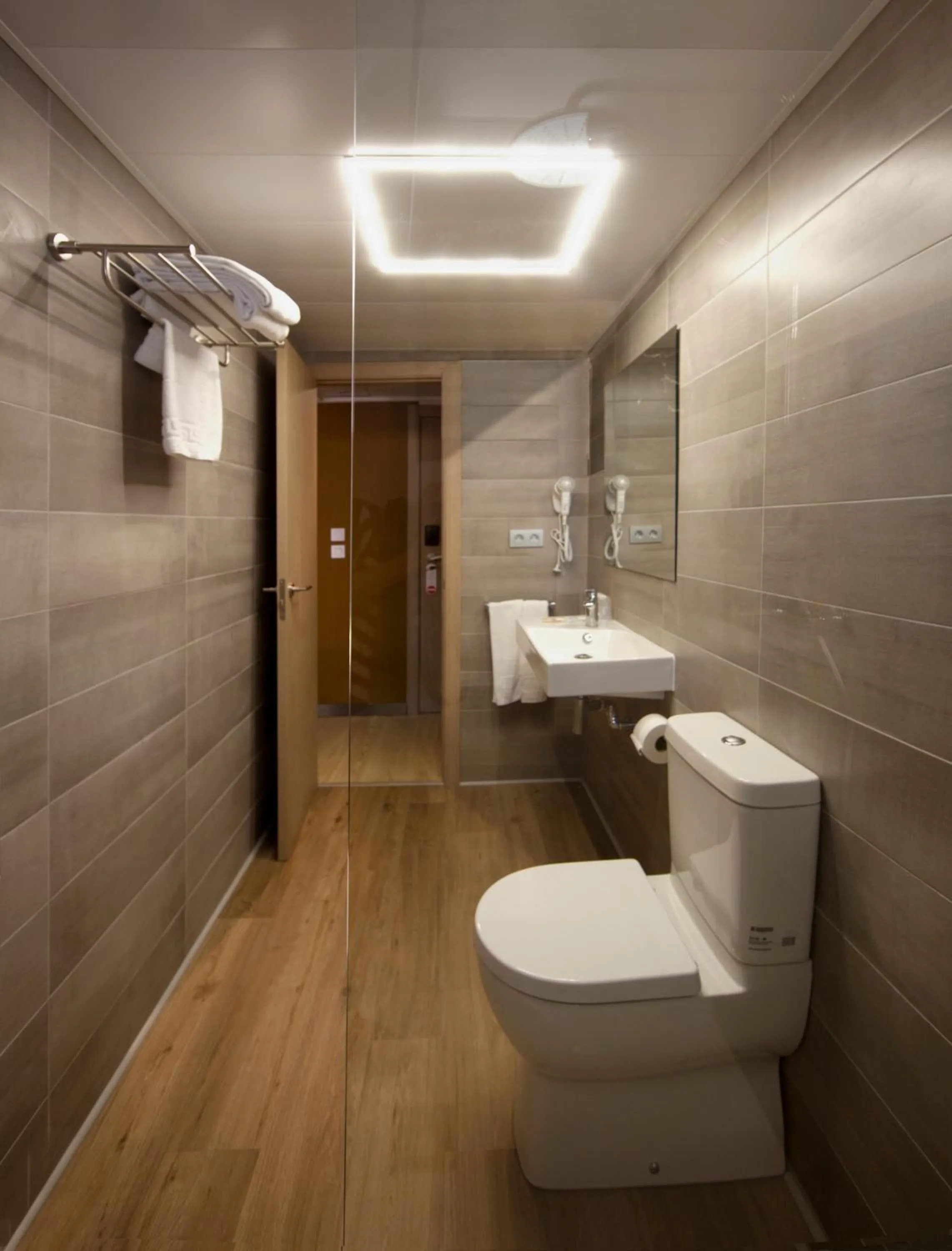 Shower in Hotel Cuco