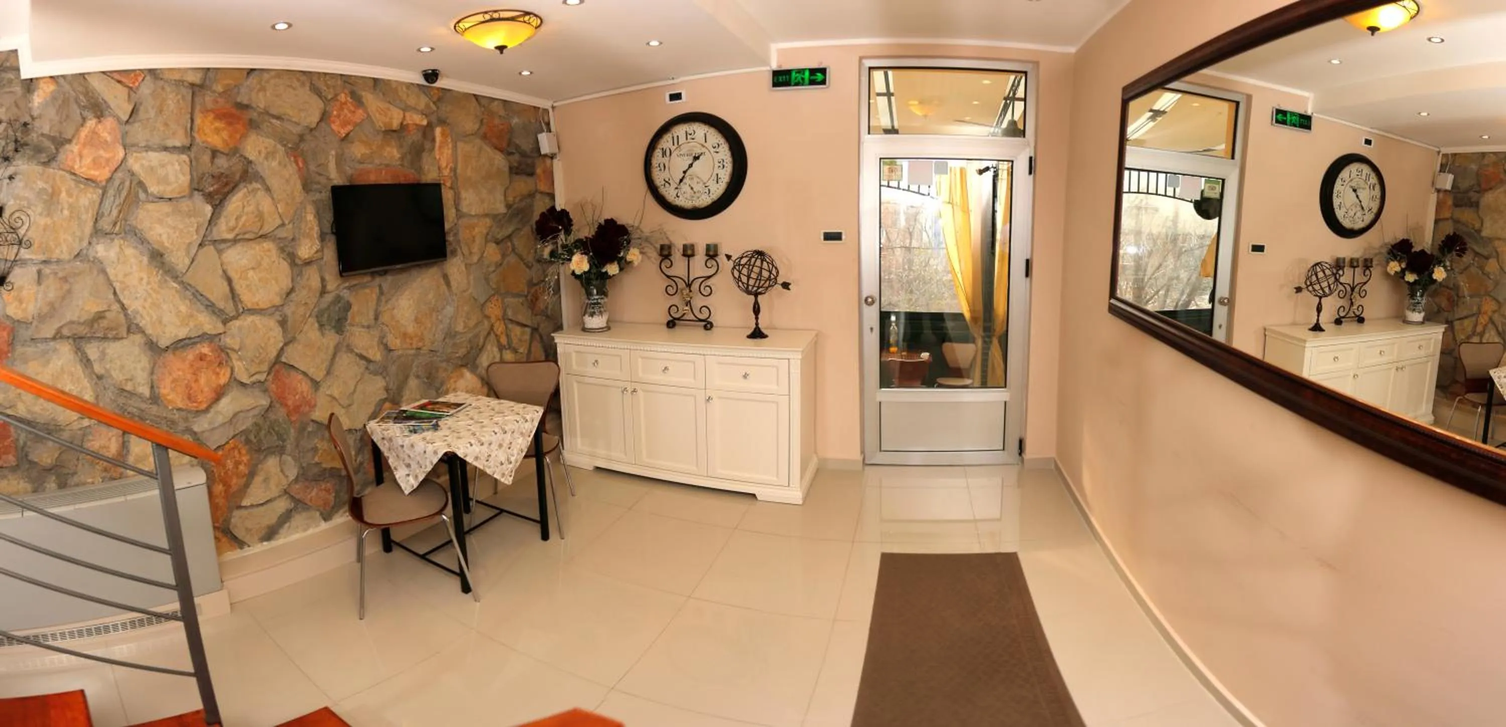 Seating area in Bed & Breakfast Garden40