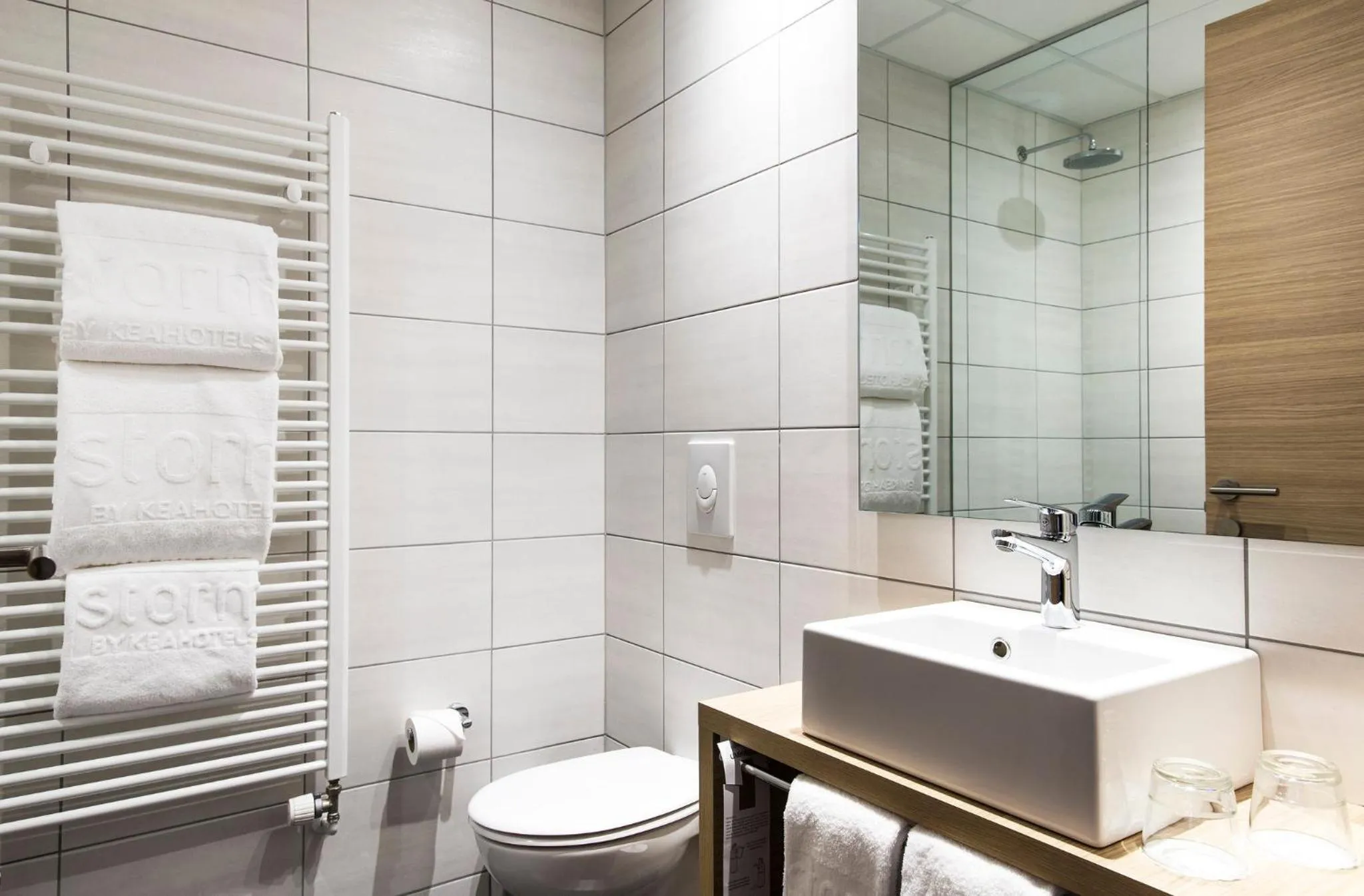 Bathroom in Storm Hotel by Keahotels