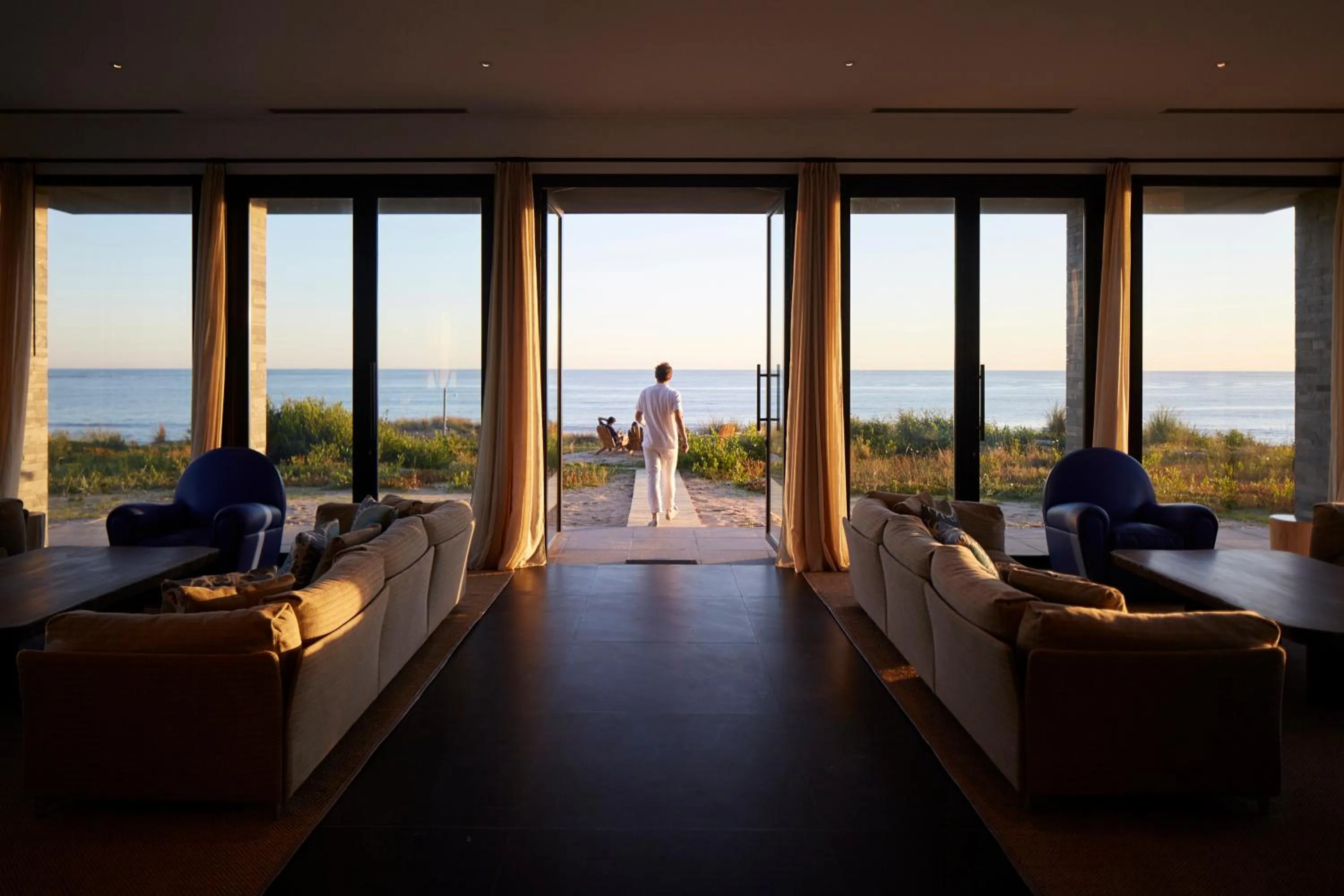 Communal lounge/ TV room in Bahia Vik