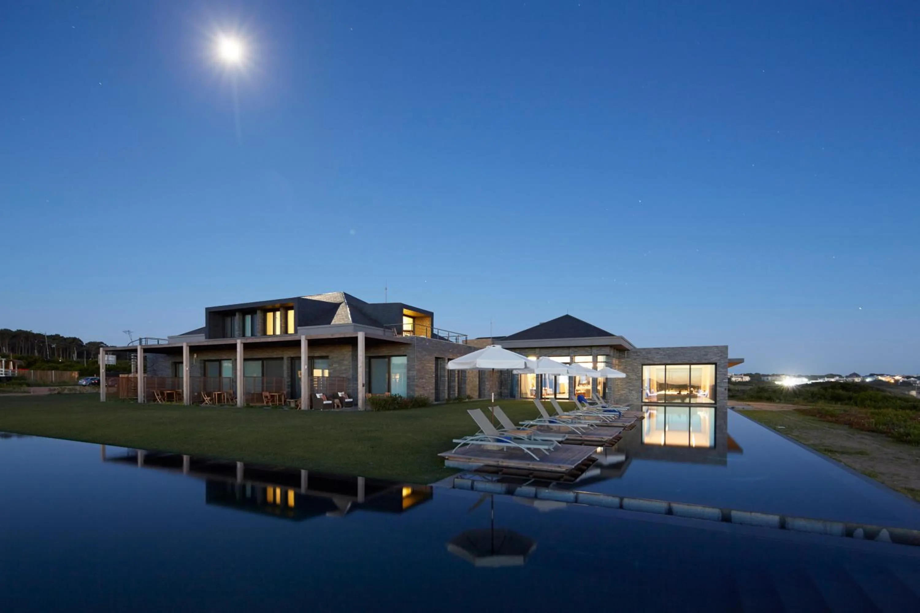 Facade/entrance in Bahia Vik