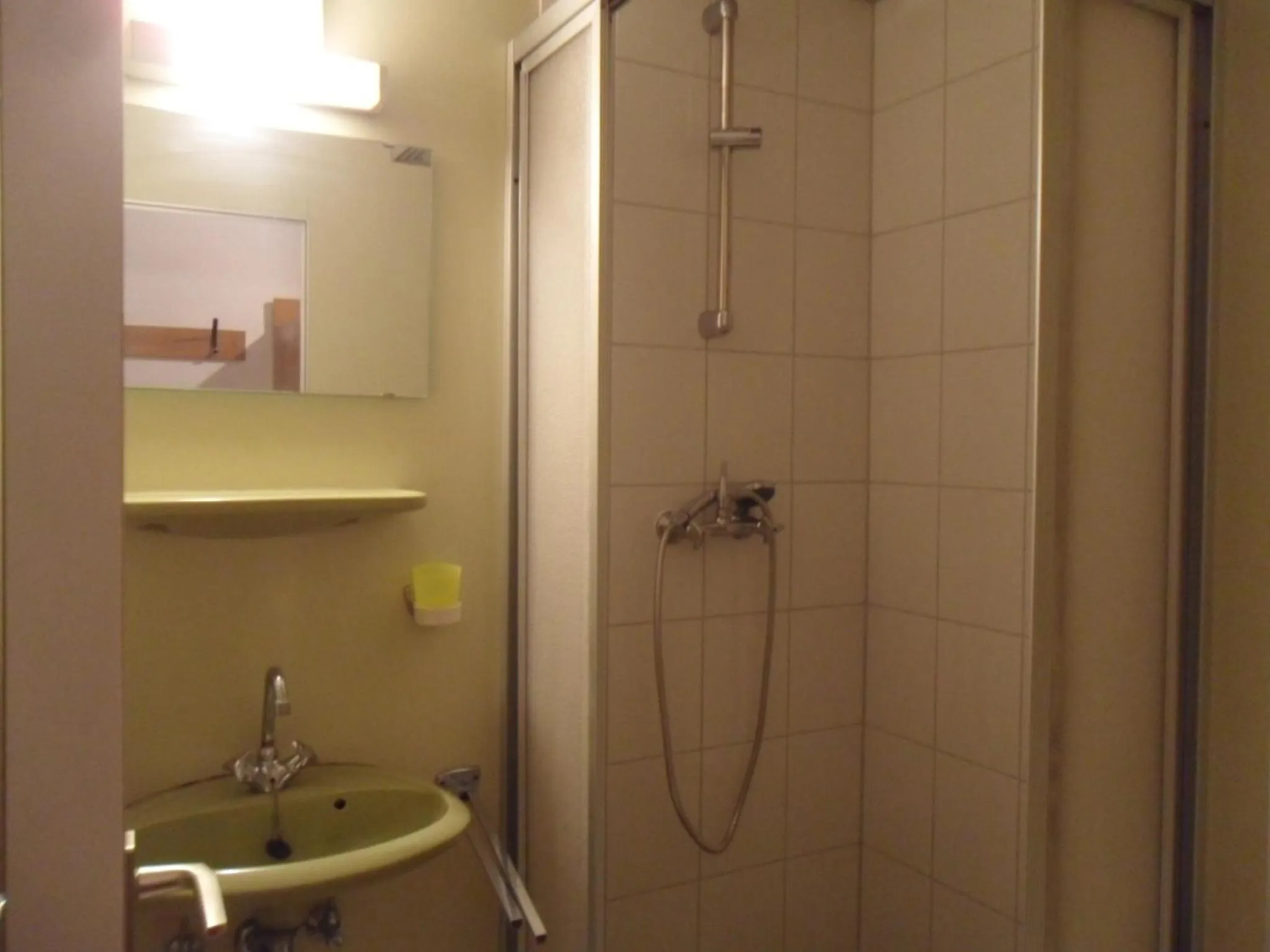 Shower in hotel funk