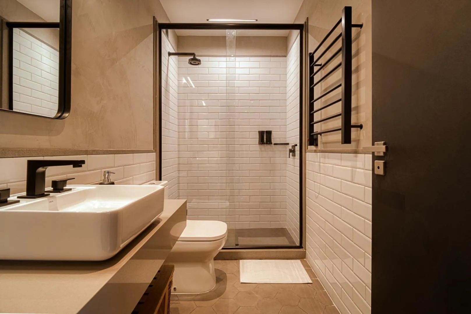 Shower in Mater Hotel