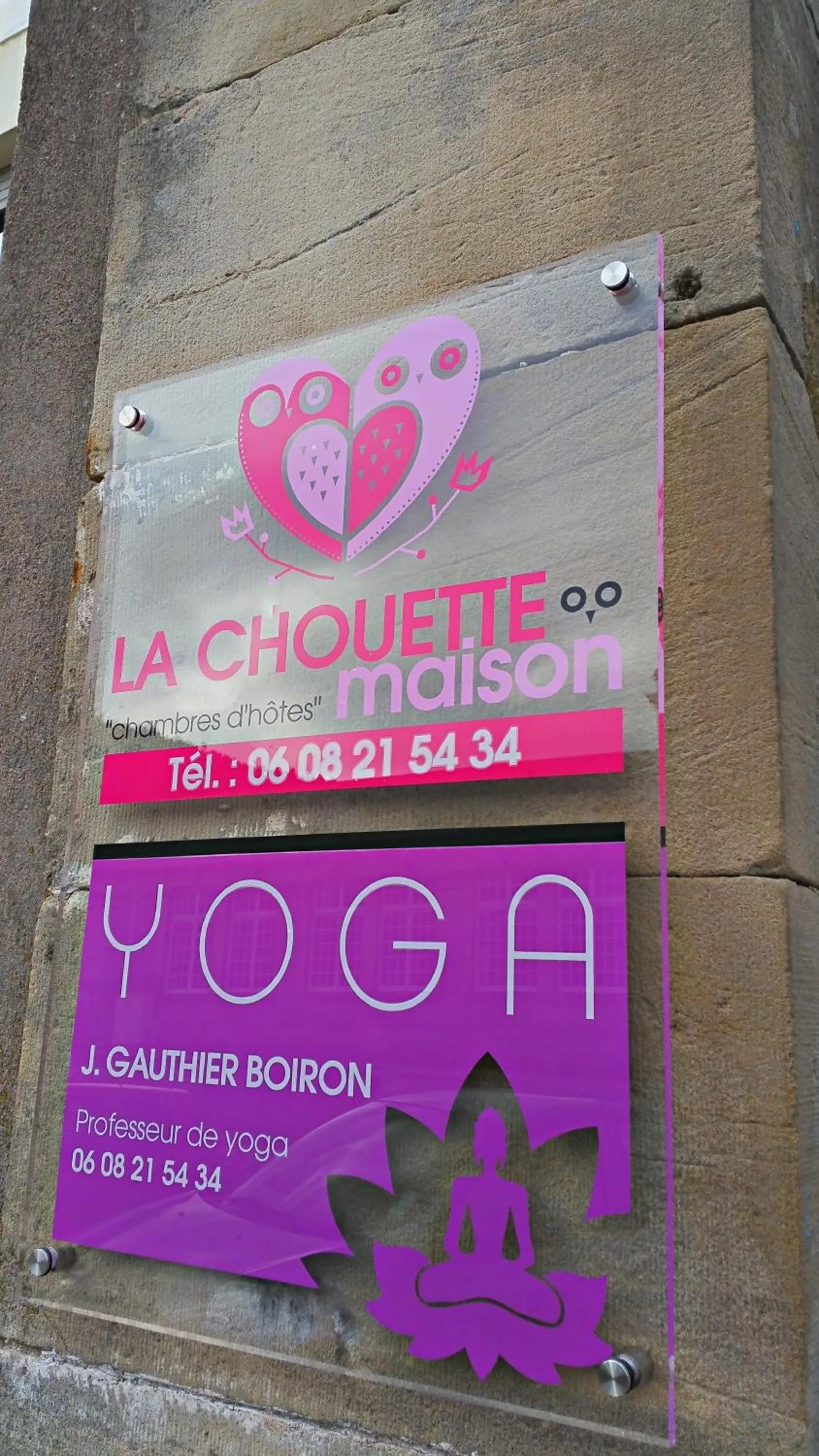 Property logo or sign in La Chouette Maison - Chambres d'hôtes et Gîte en Ville