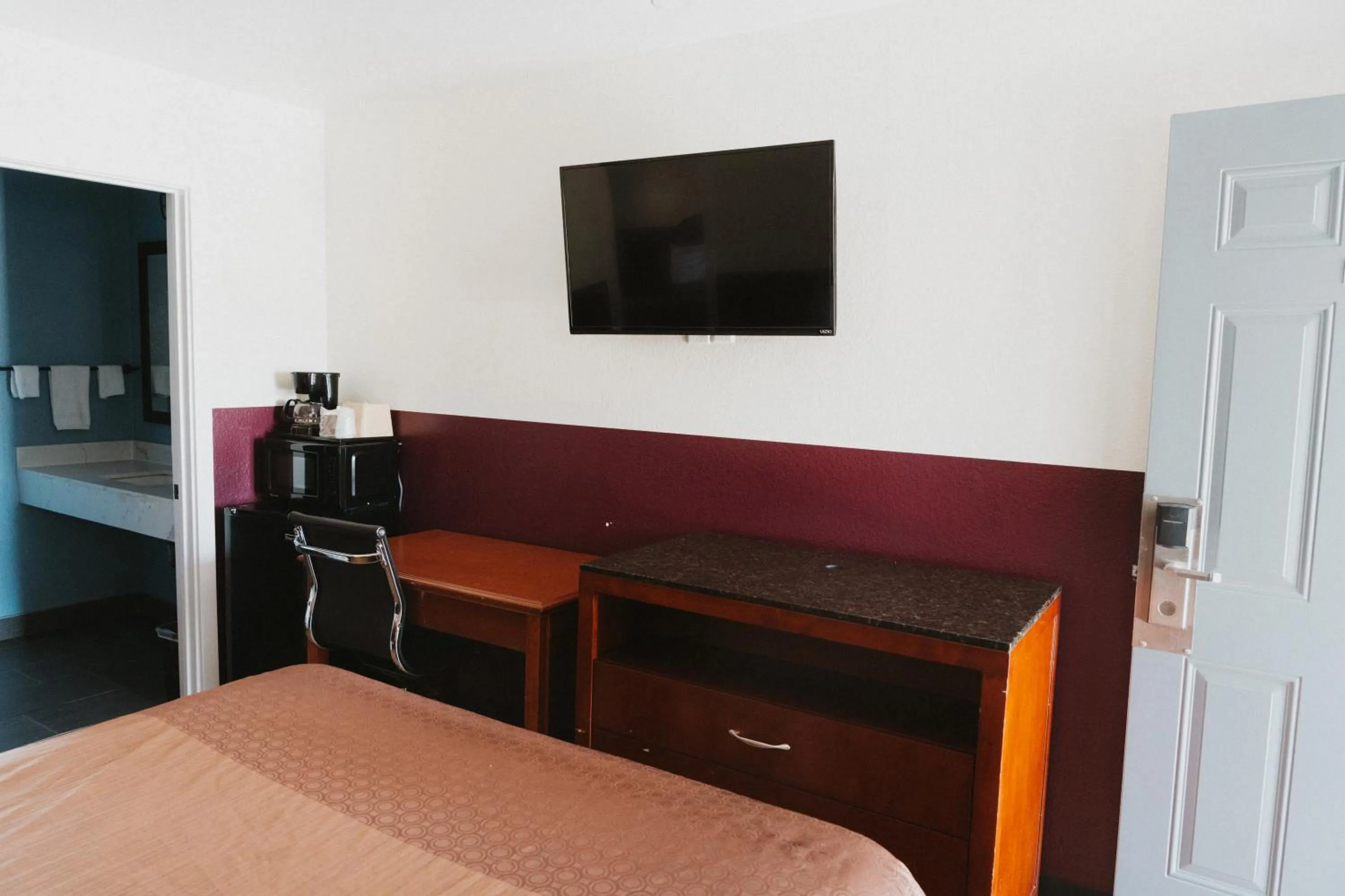 Bed in Paso Robles Wine Country Inn