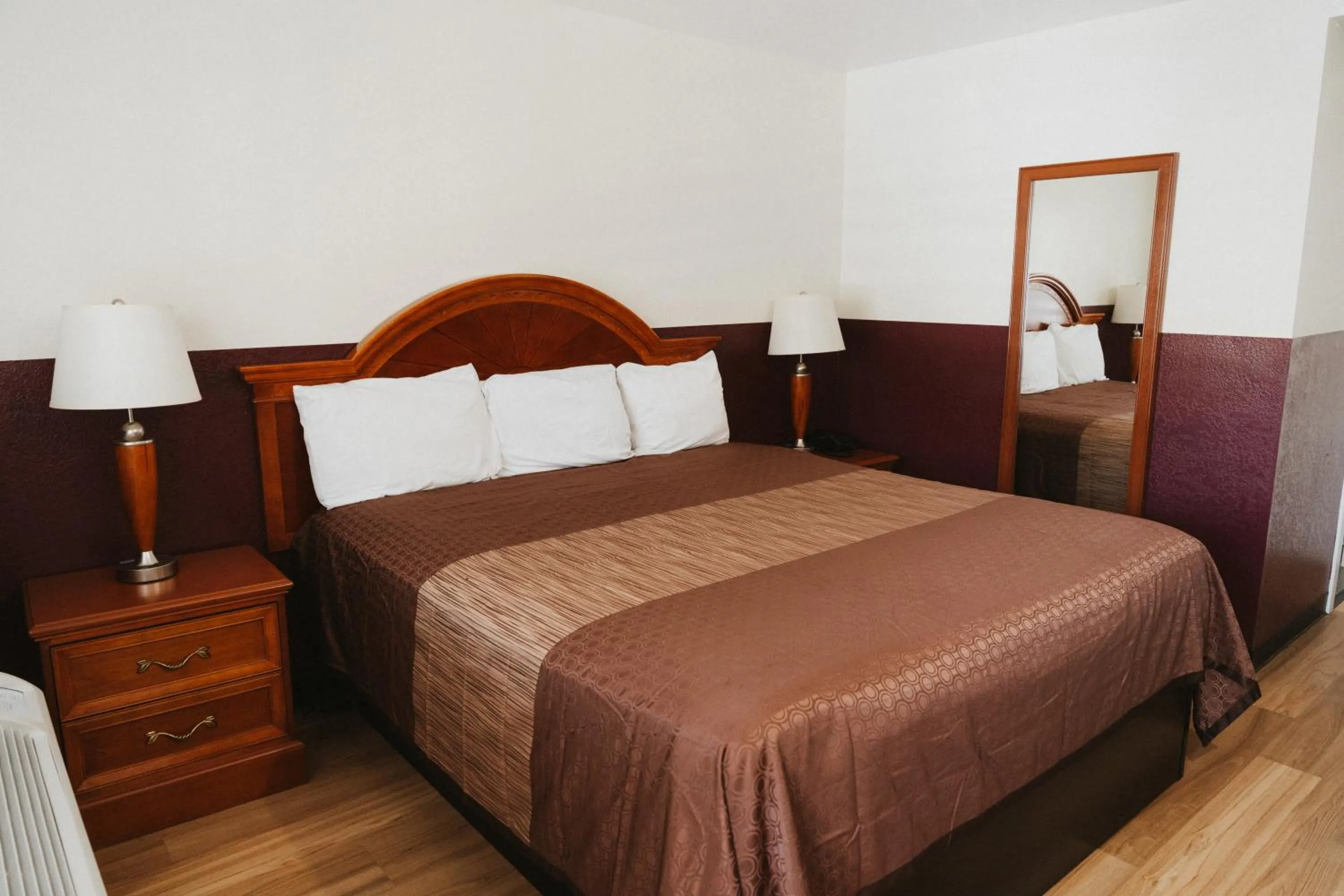 Bed in Paso Robles Wine Country Inn