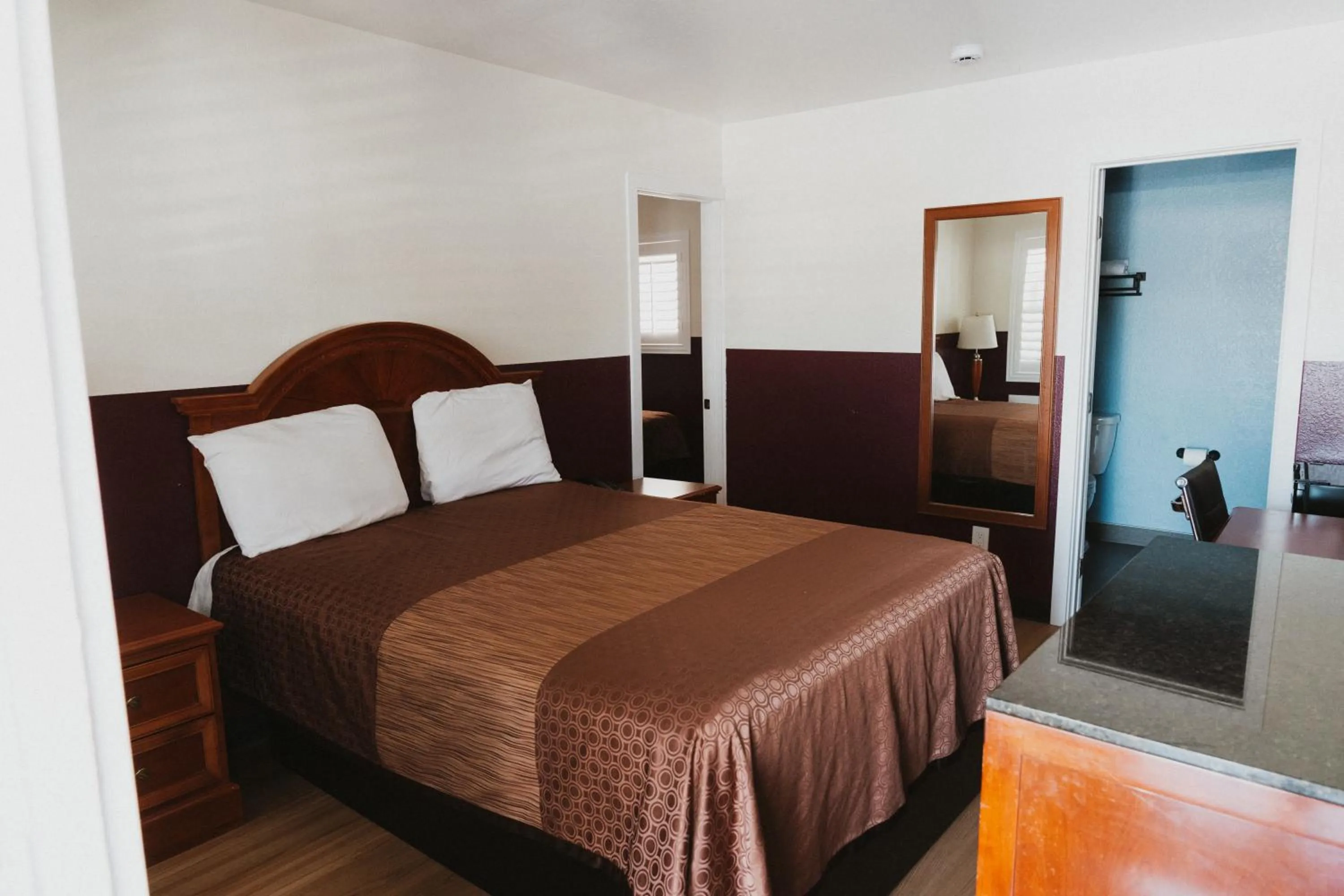 Bed in Paso Robles Wine Country Inn