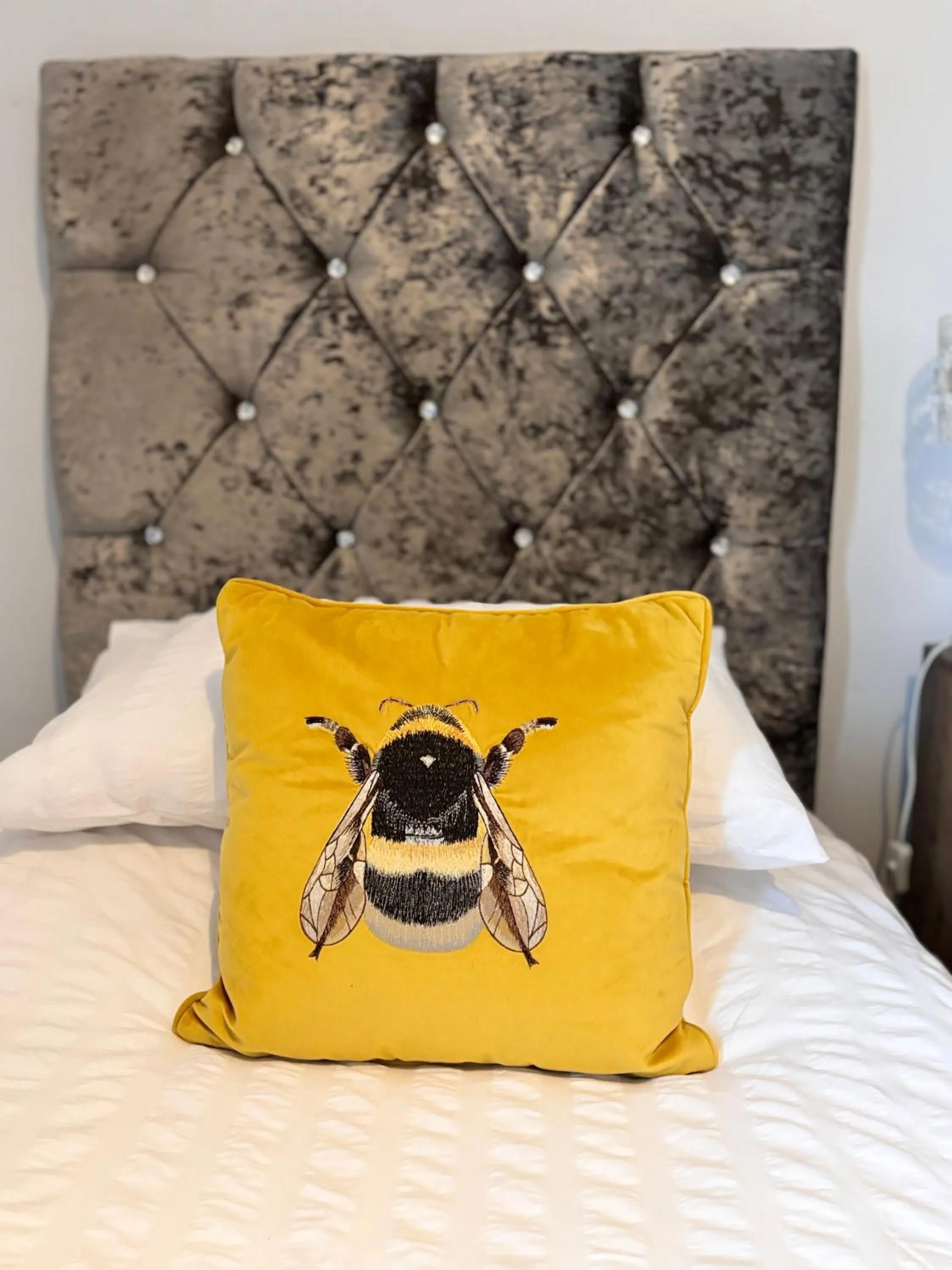 Bed in Cartref Guest House