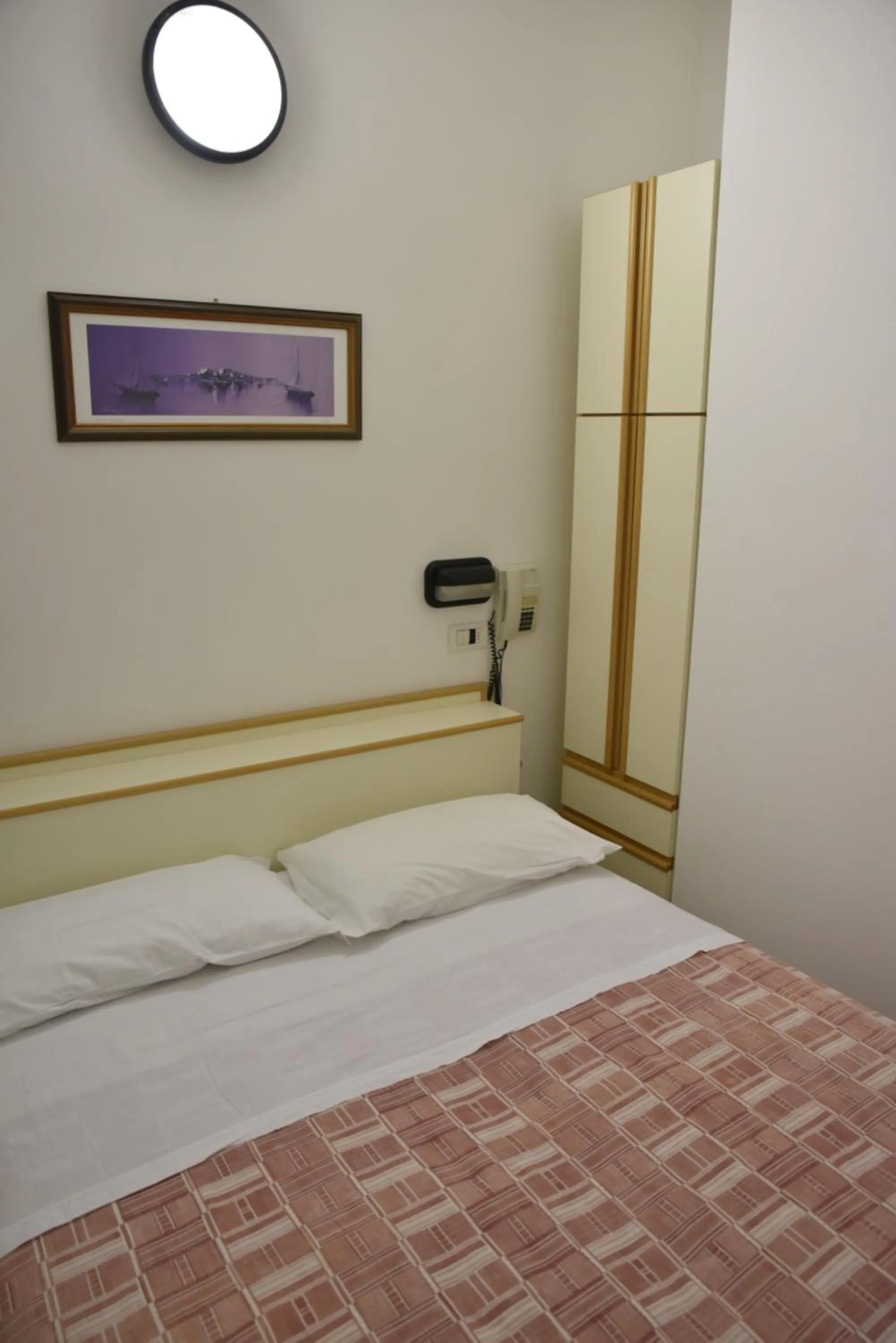 Photo of the whole room, Bed in Hotel Vienna