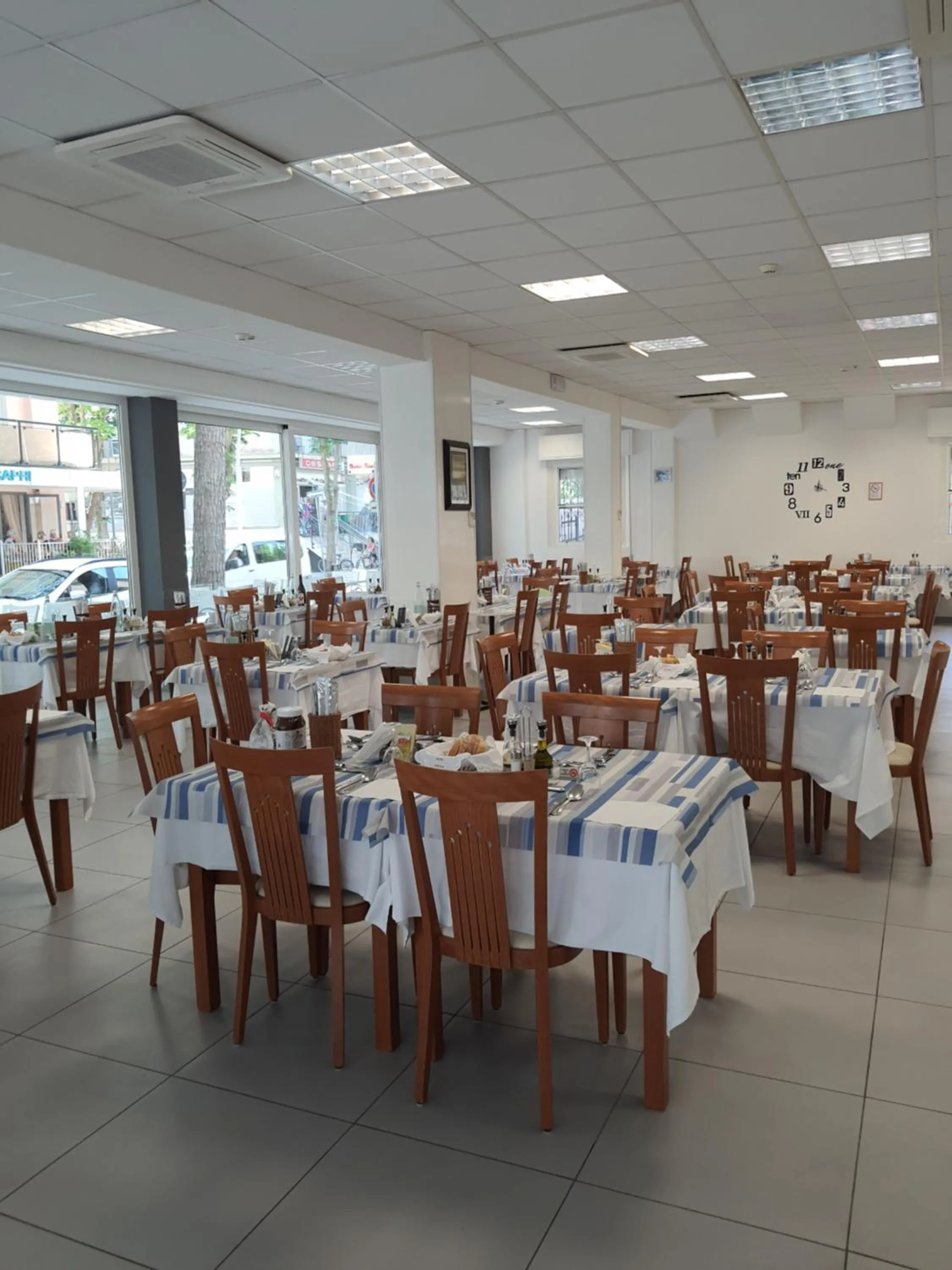 Restaurant/places to eat in Hotel Vienna