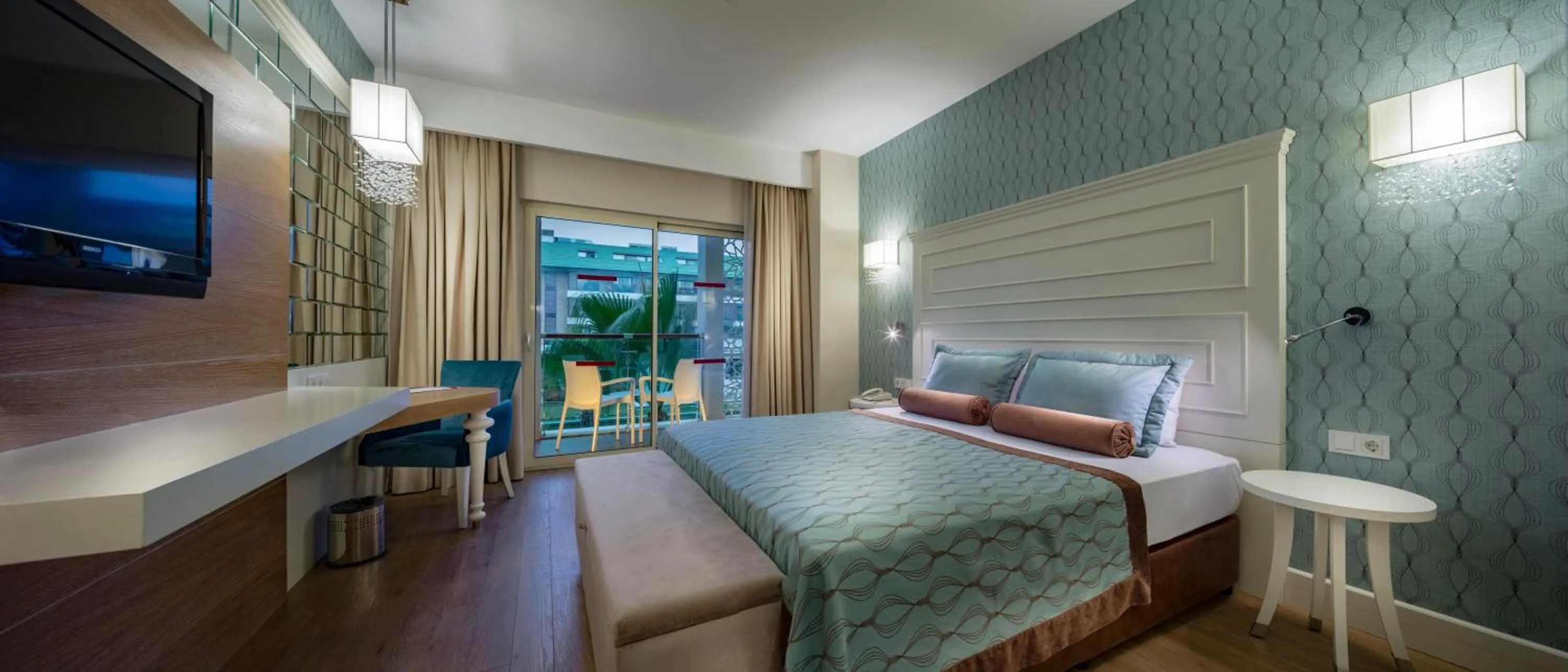 Photo of the whole room, Bed in Trendy Verbena Beach
