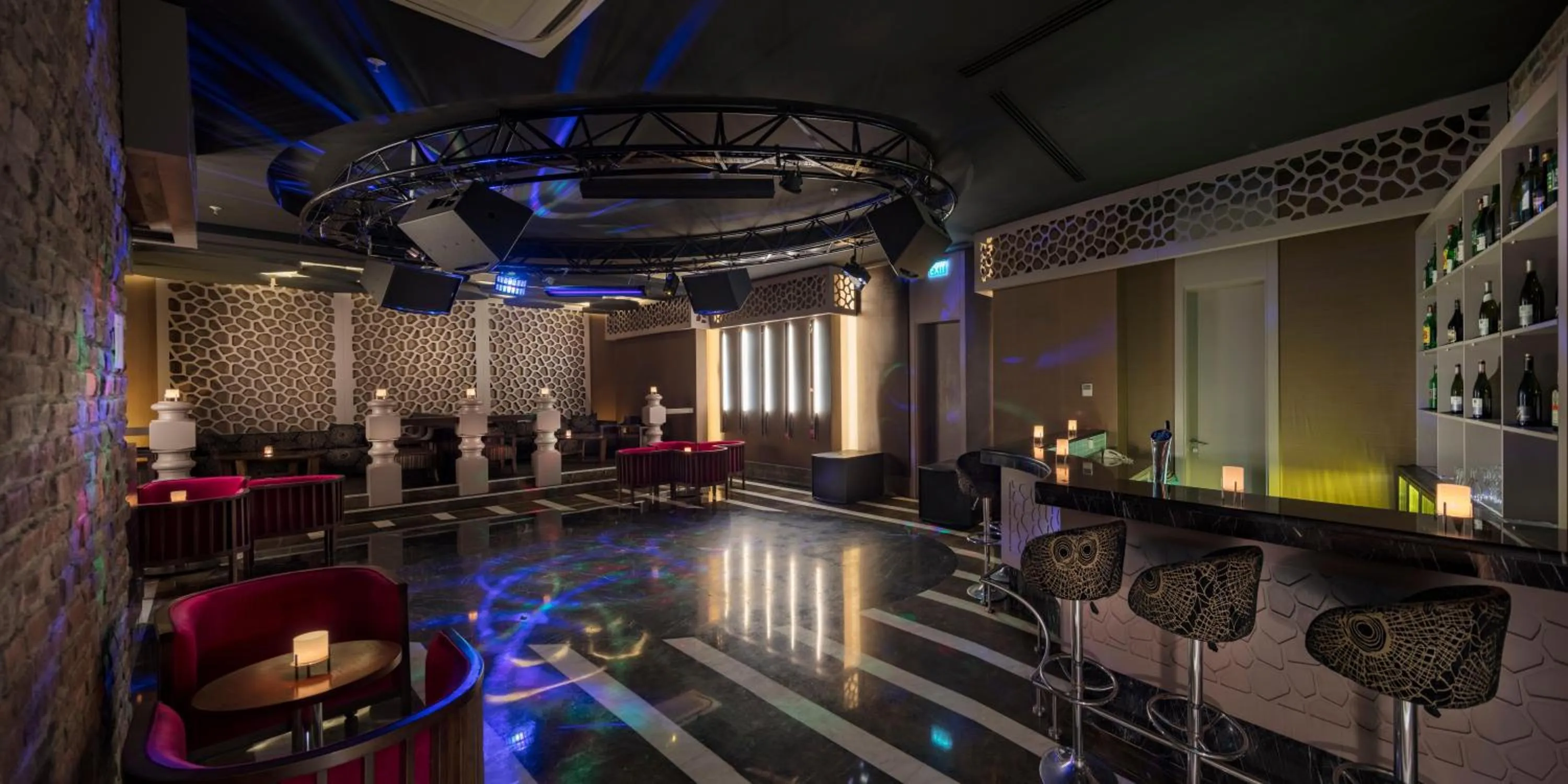 Nightclub / DJ in Trendy Verbena Beach