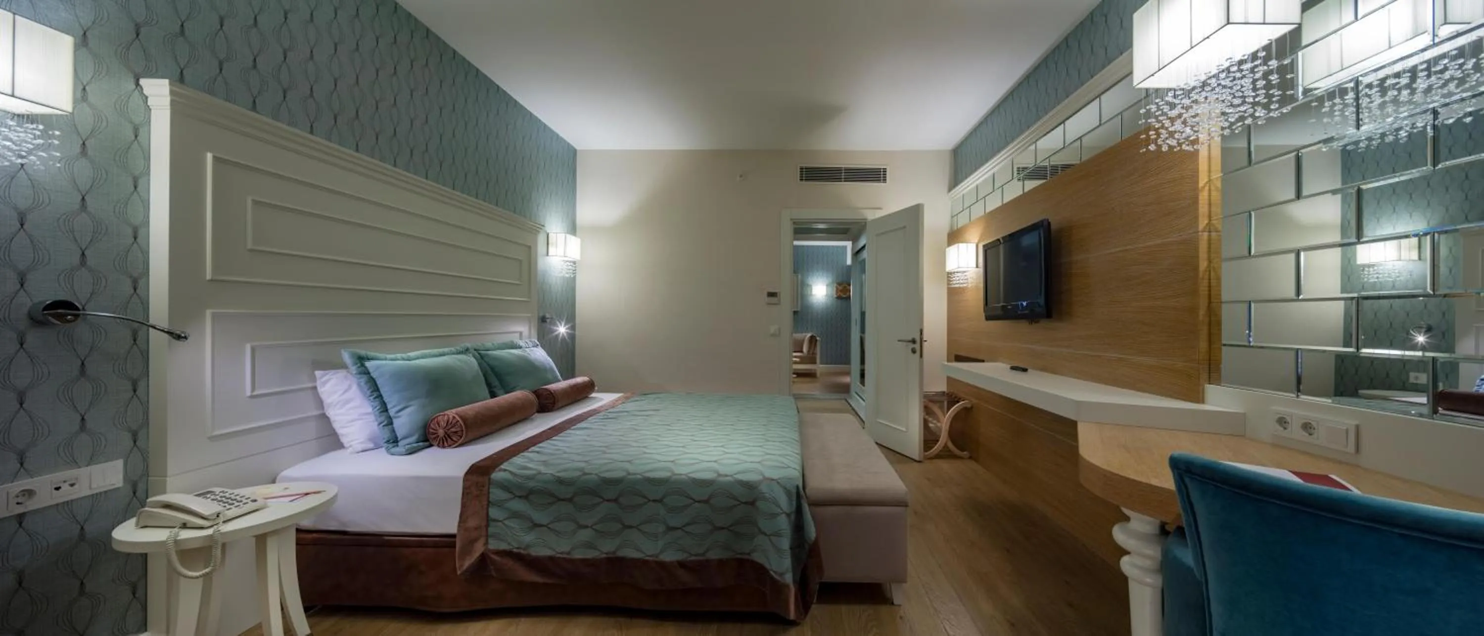 Photo of the whole room, Bed in Trendy Verbena Beach